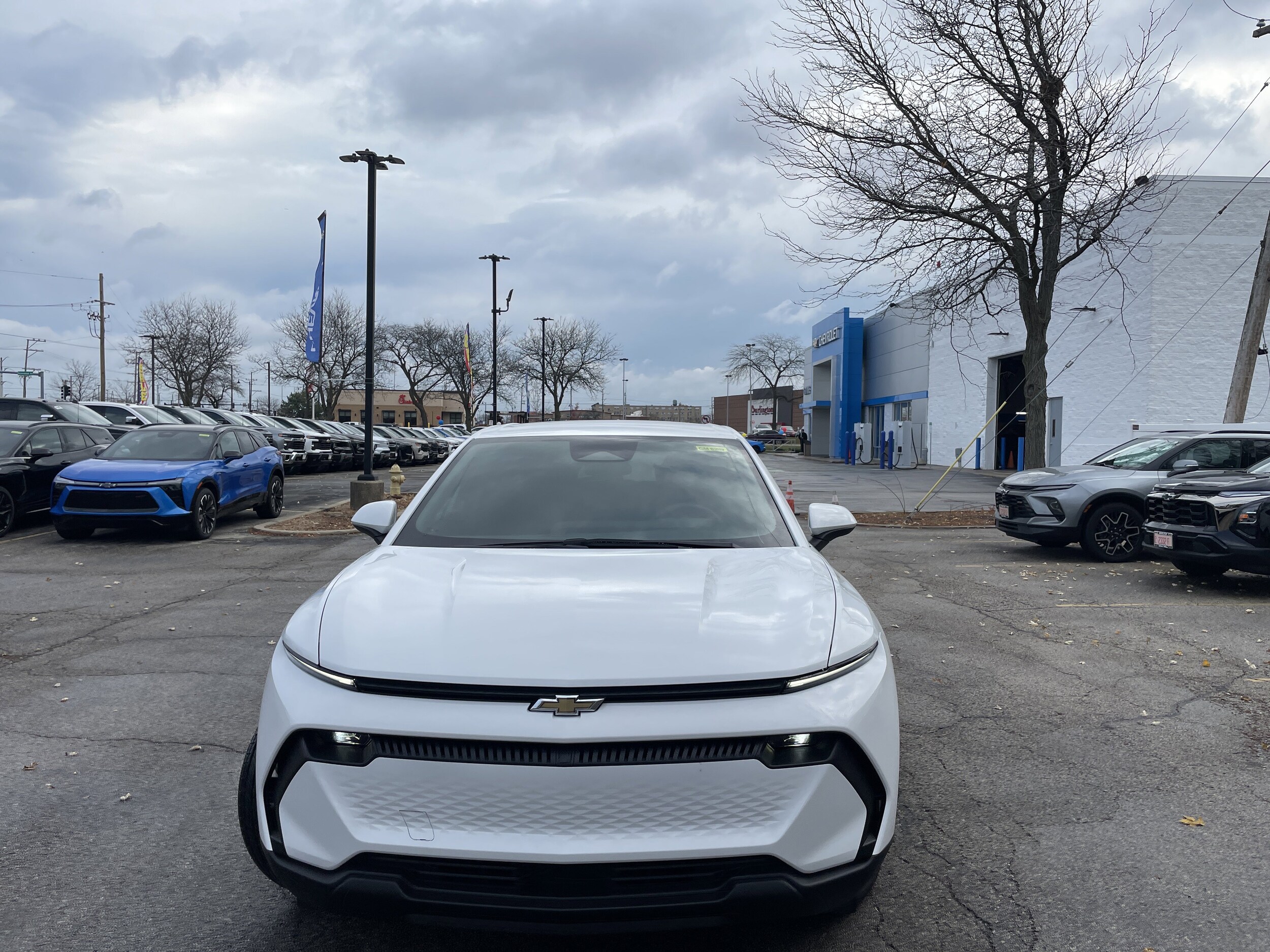 2026 Chevrolet Equinox EV 1LT photo 2