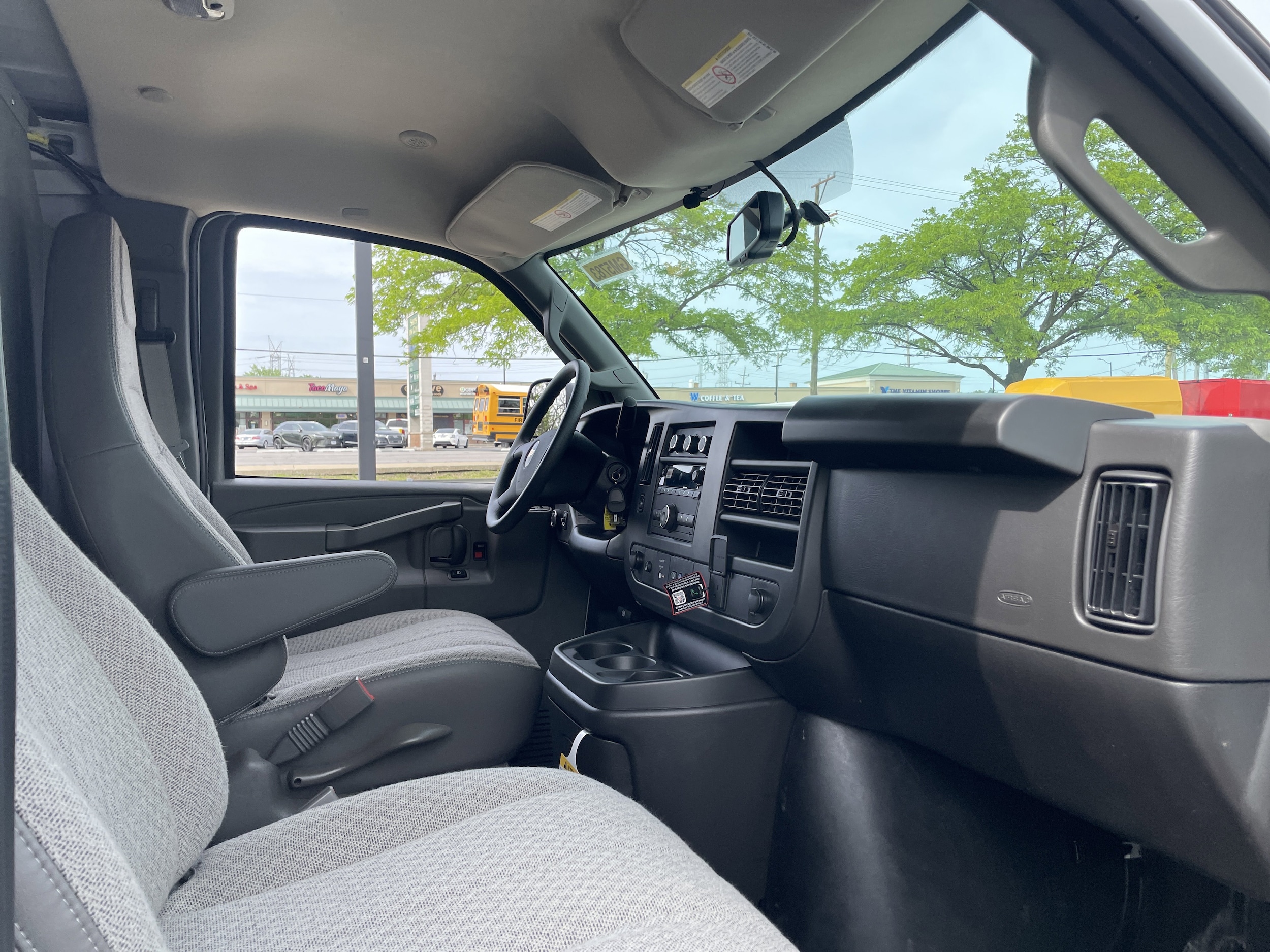 2025 Chevrolet Express Cargo Work Van - Photo 27