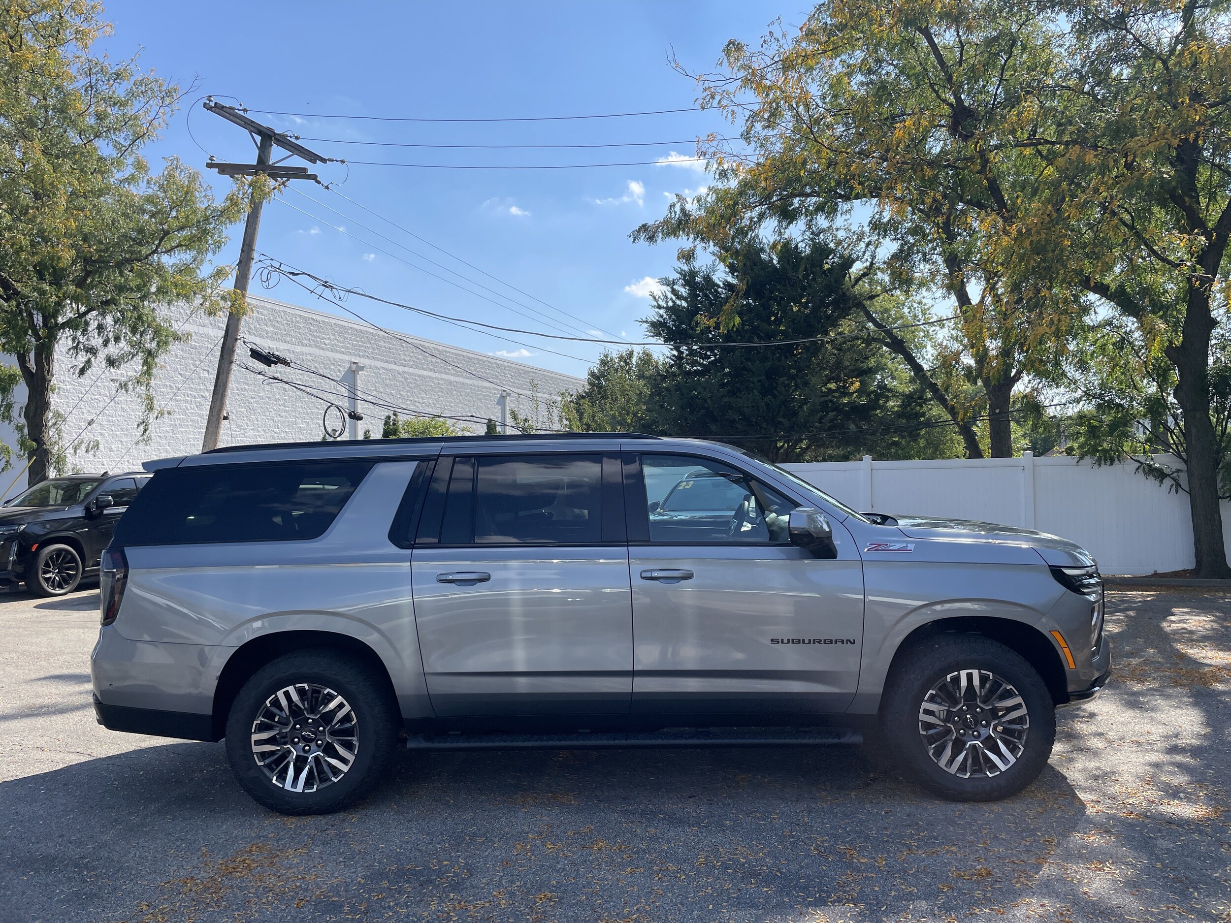 2025 Chevrolet Suburban Z71 photo 3