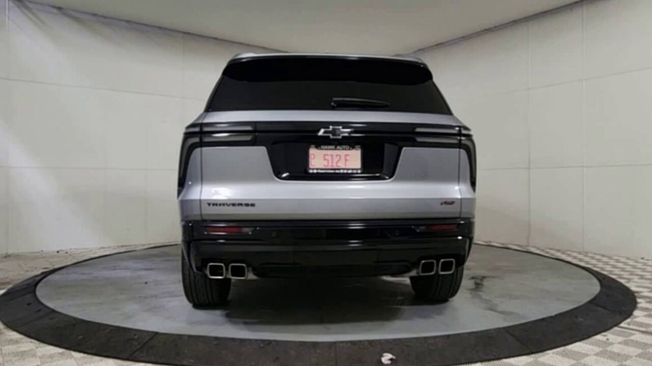 2024 Chevrolet Traverse RS photo 2