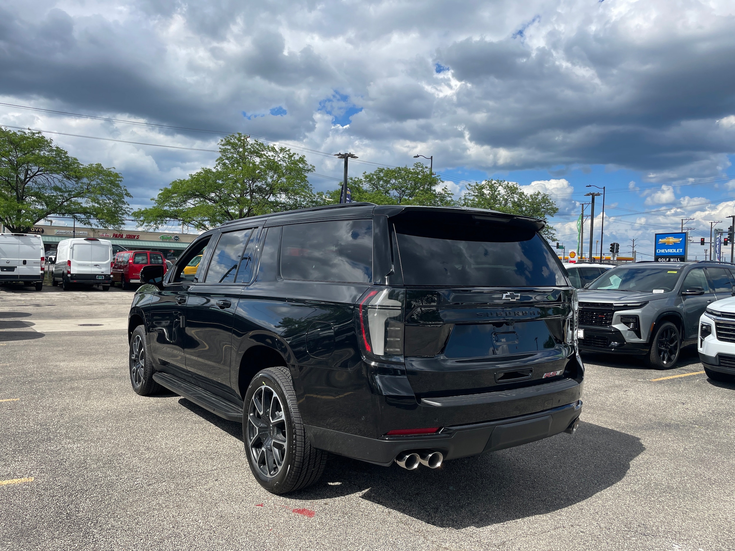 2026 Chevrolet Suburban RST - Photo 7