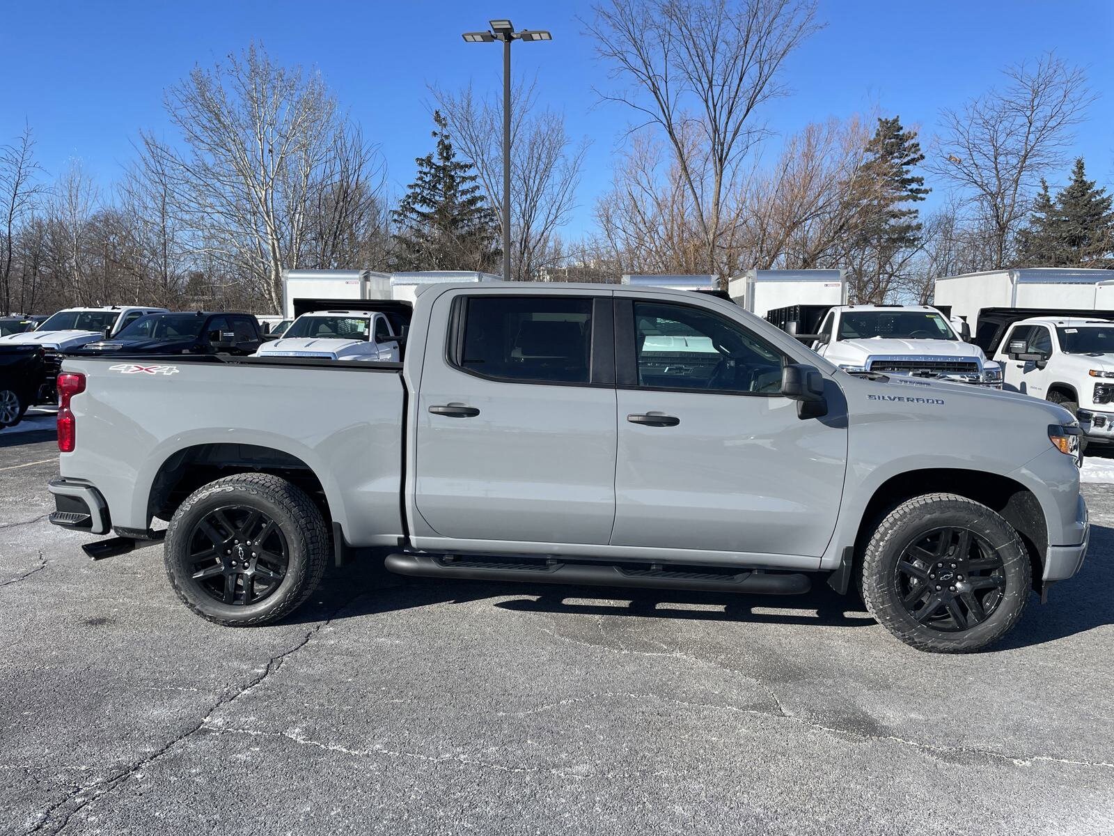 2025 Chevrolet Silverado 1500 Custom photo 3