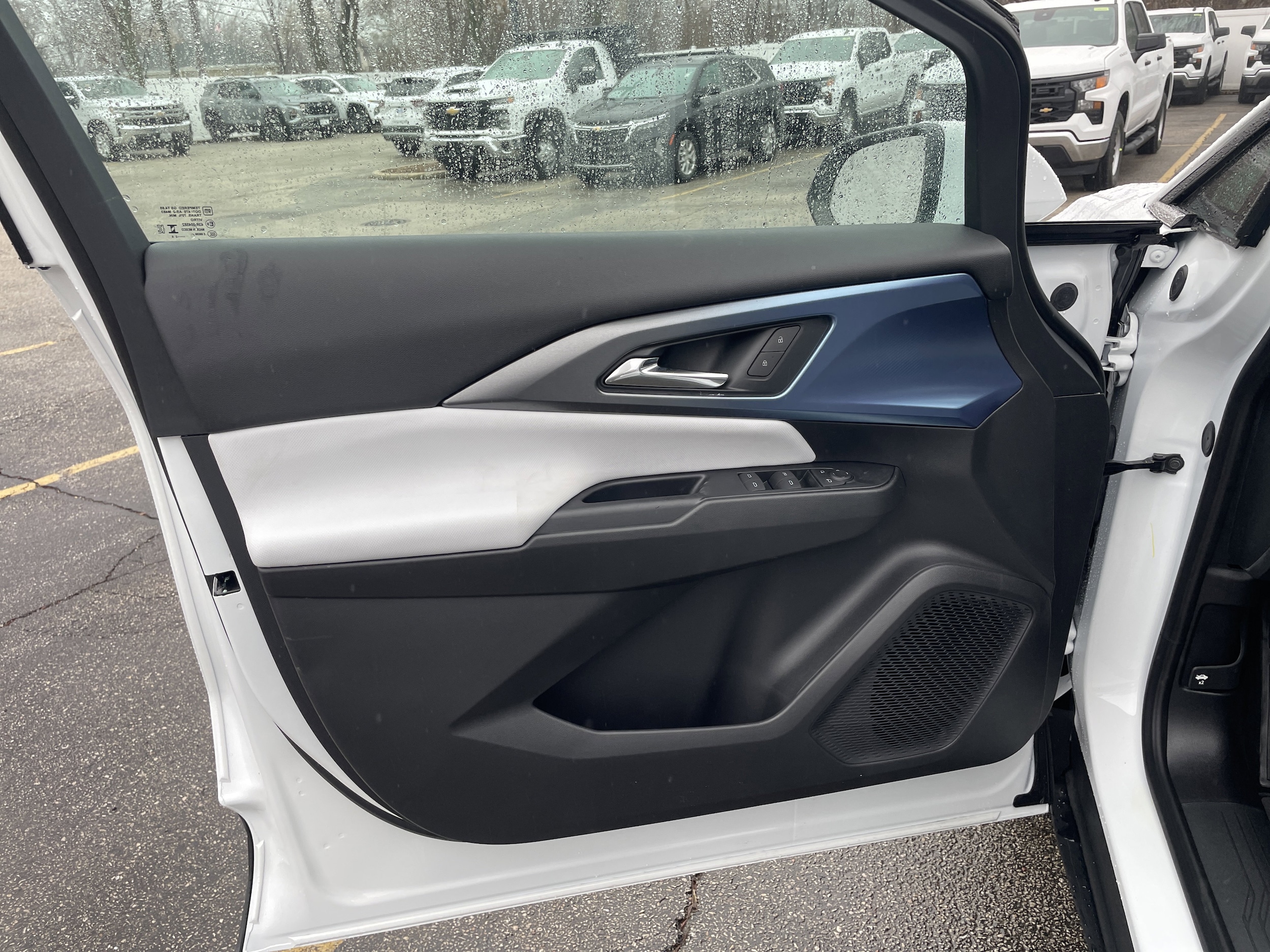 2026 Chevrolet Equinox EV 2LT - Photo 13