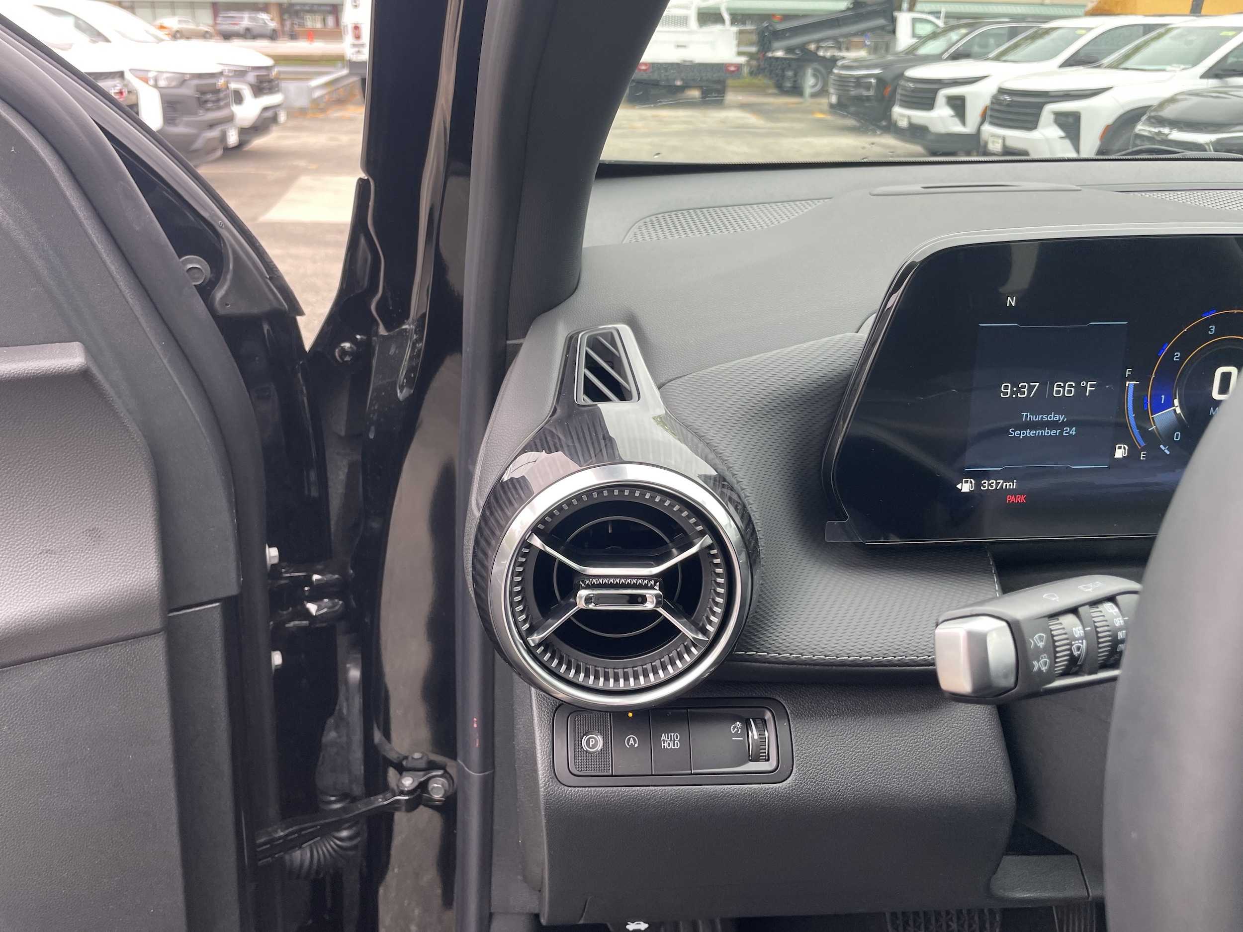 2027 Chevrolet Equinox LT - Photo 15