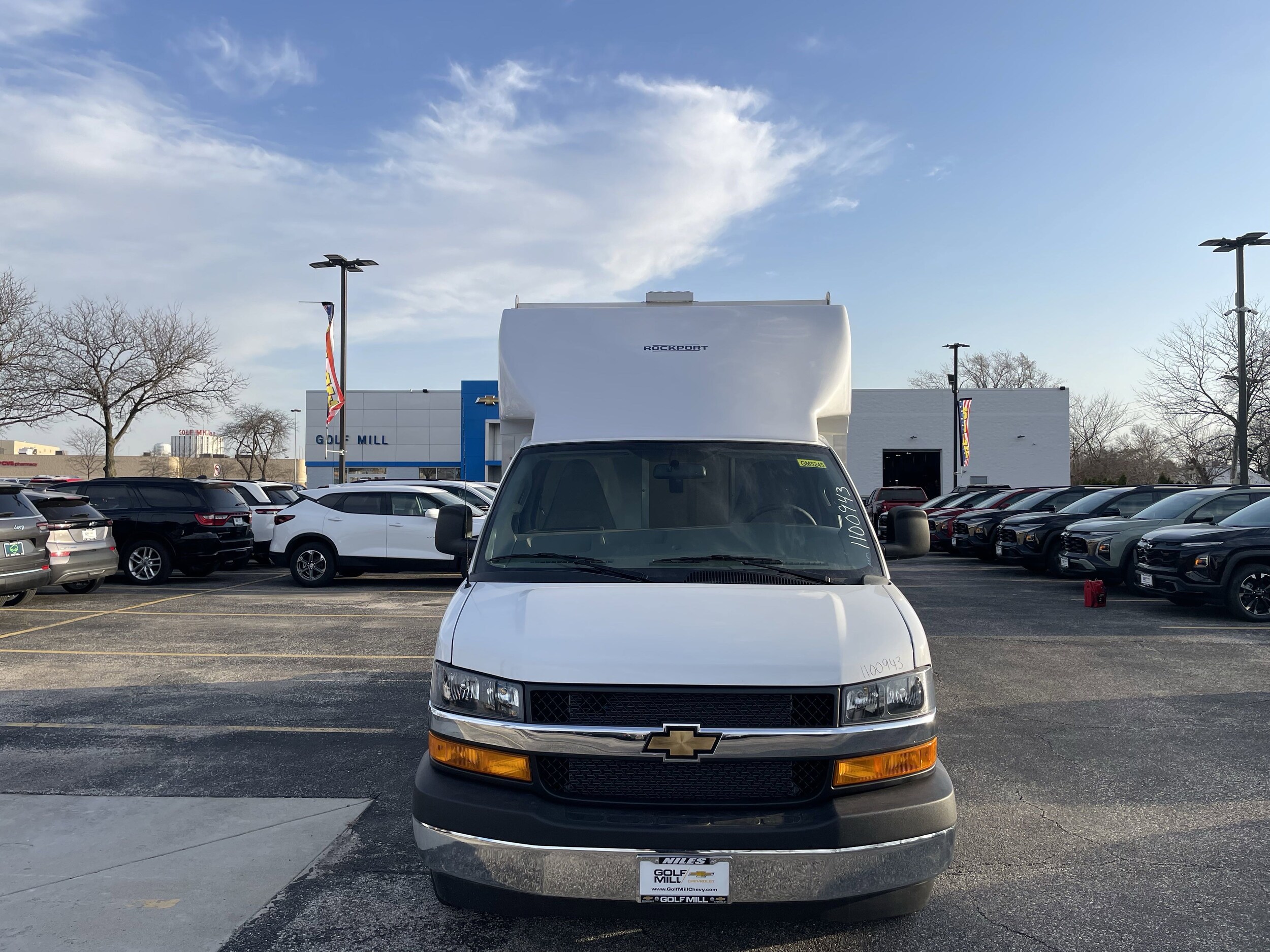 2025 Chevrolet Express 3500 Cutaway Van photo 2