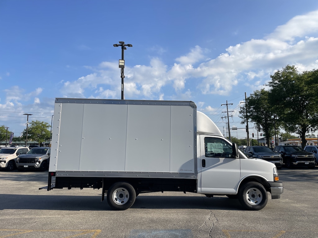New 2026 Chevrolet Express Cutaway 3500 1WT Cutaway Van