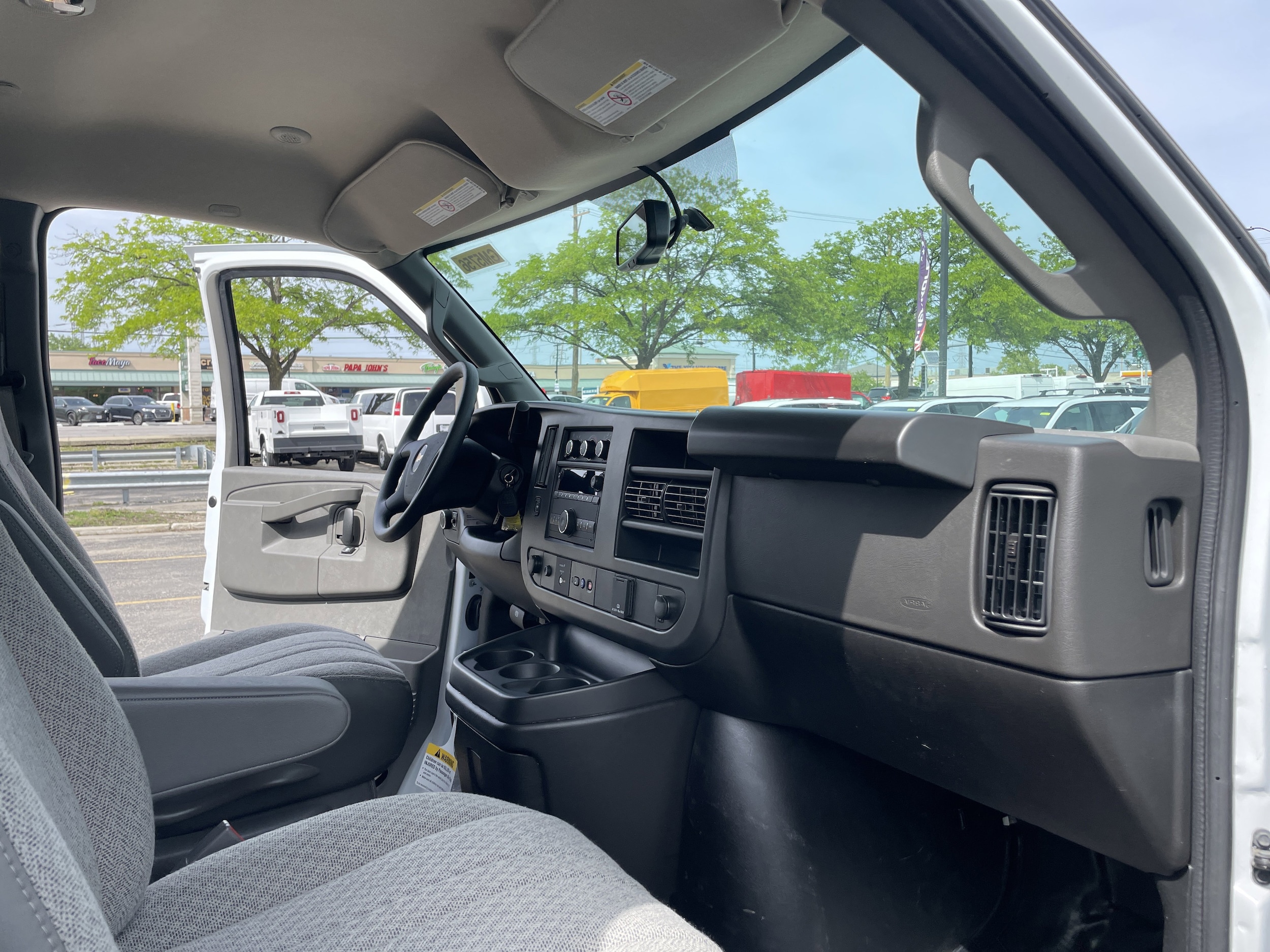 2025 Chevrolet Express Cargo Work Van - Photo 27