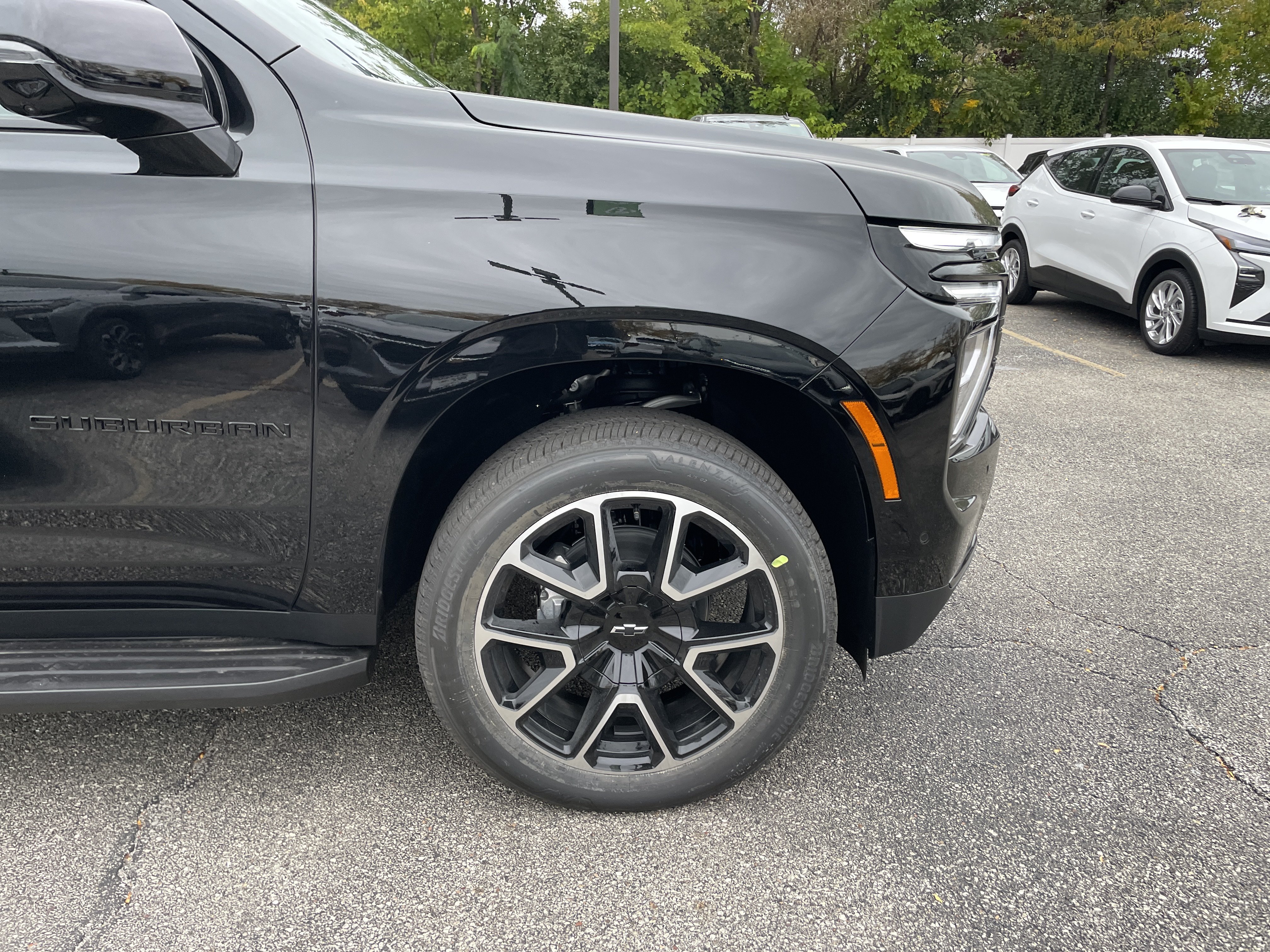 2027 Chevrolet Suburban RST - Photo 34