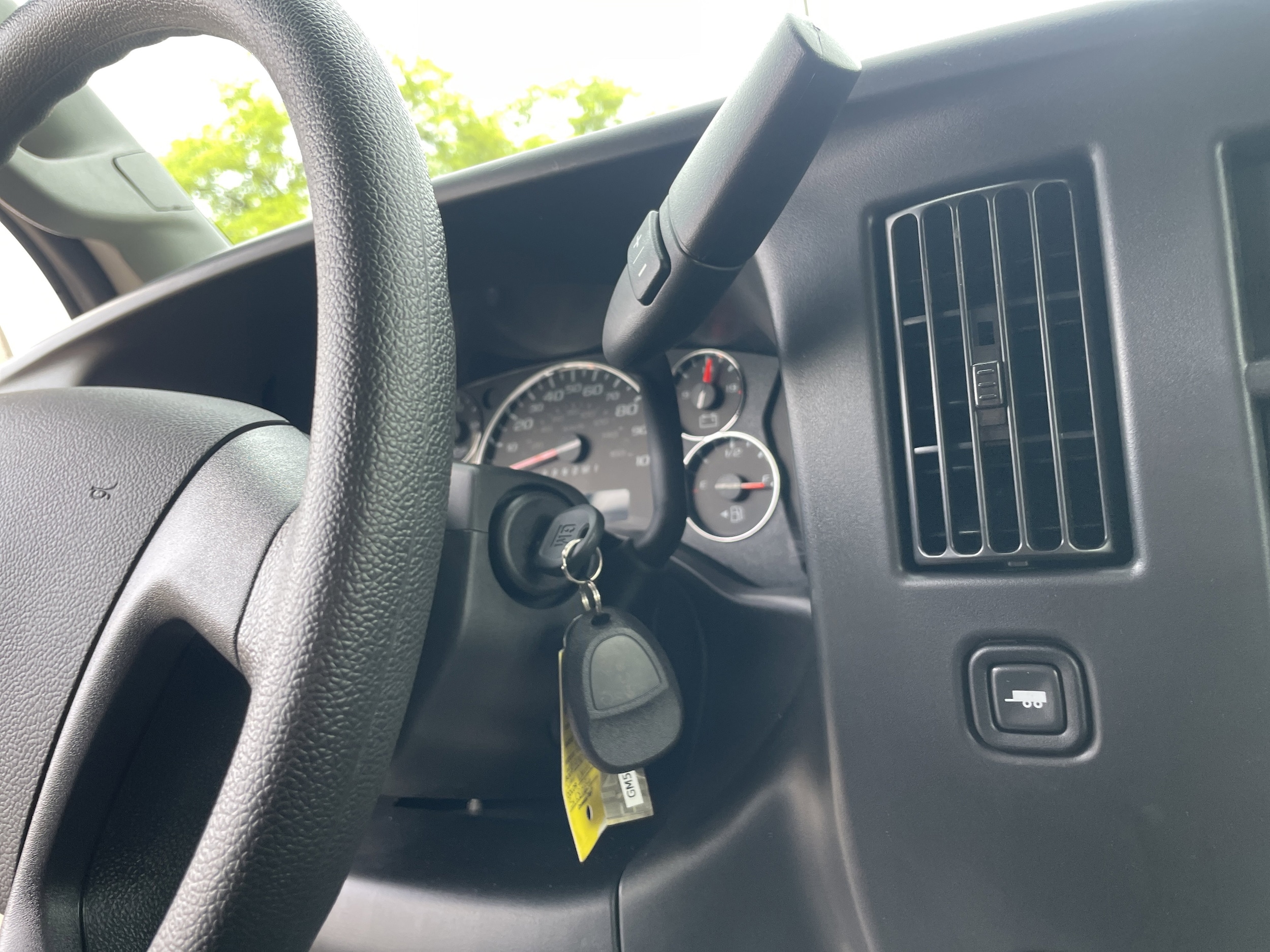 2025 Chevrolet Express Cargo Work Van - Photo 23