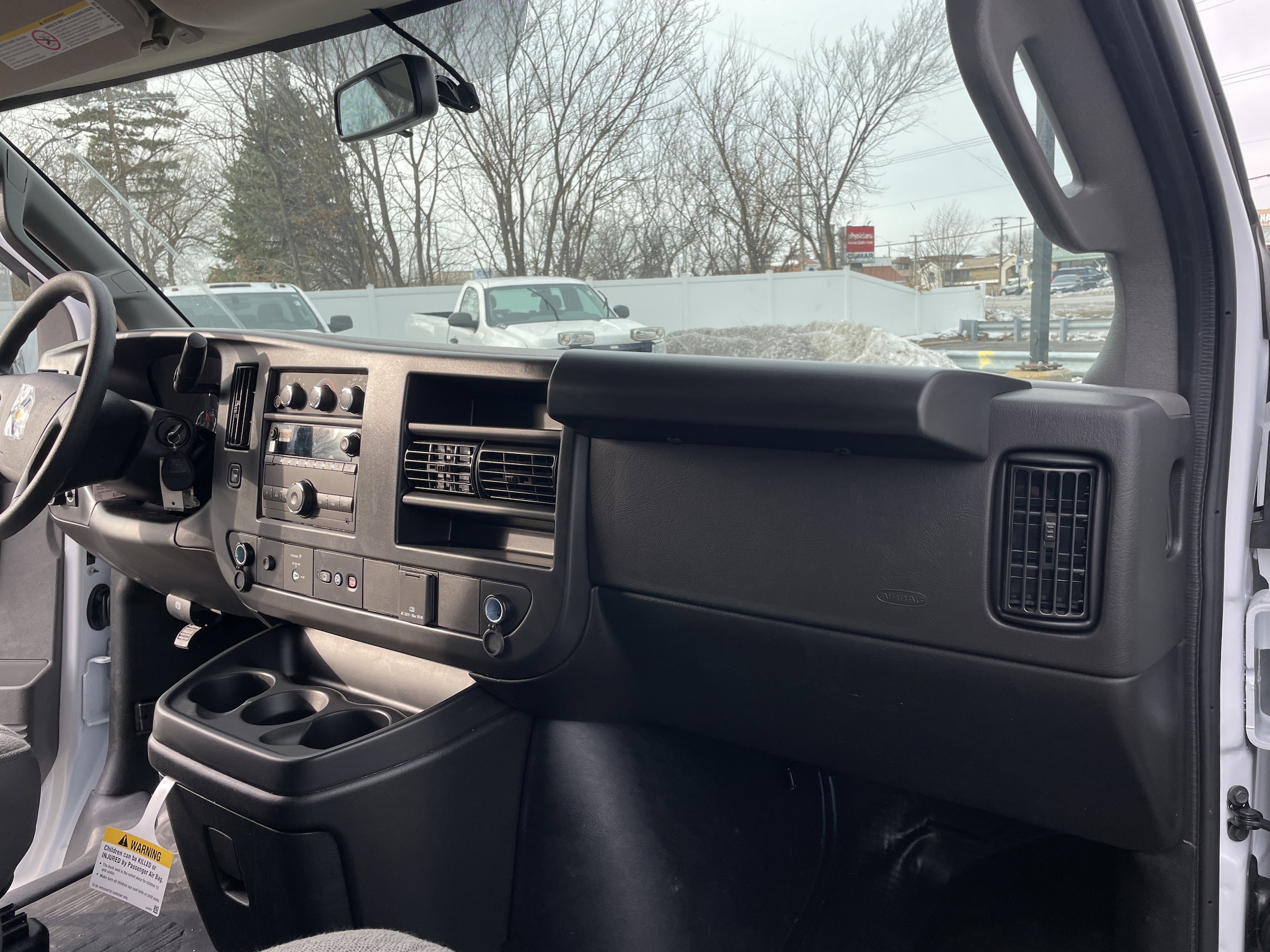 2025 Chevrolet Express Cargo Work Van - Photo 27