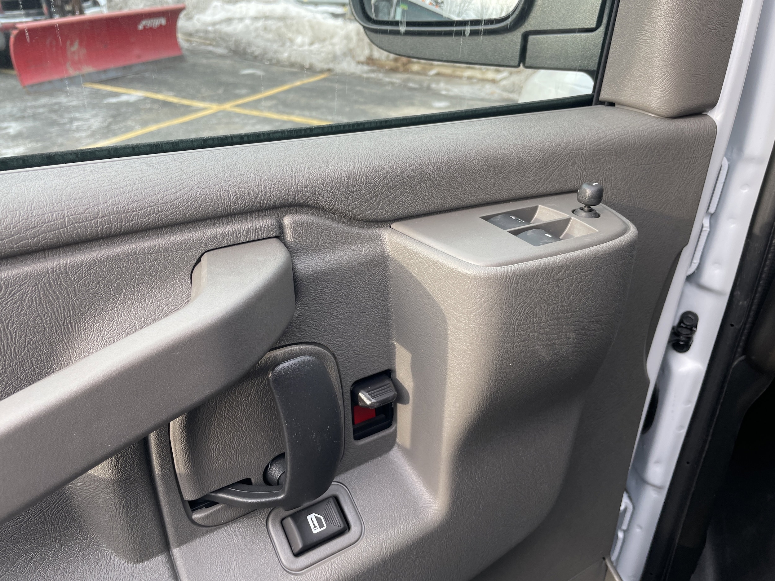 2025 Chevrolet Express Cargo Work Van - Photo 14