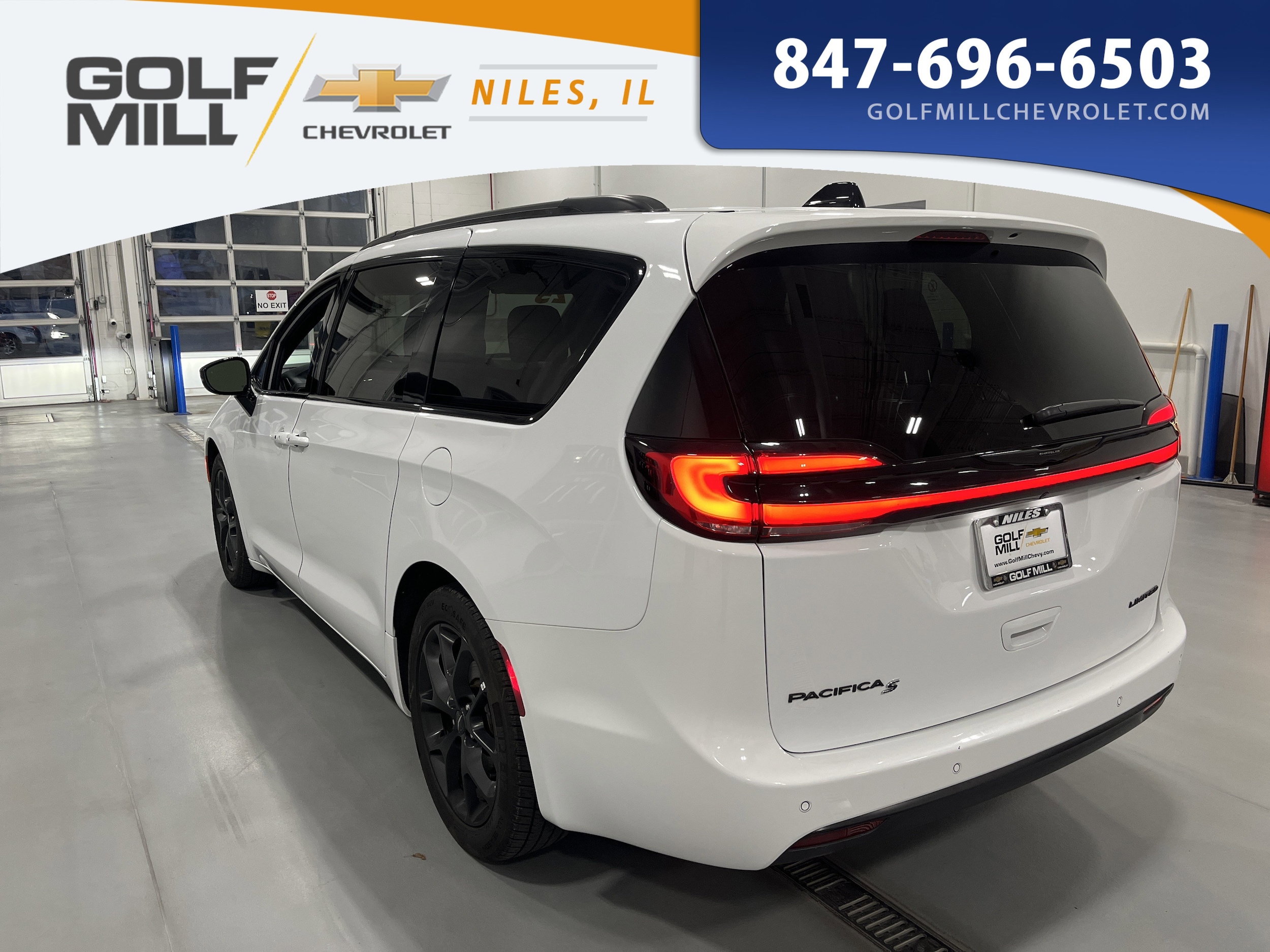 2025 CHRYSLER PACIFICA - Image 9