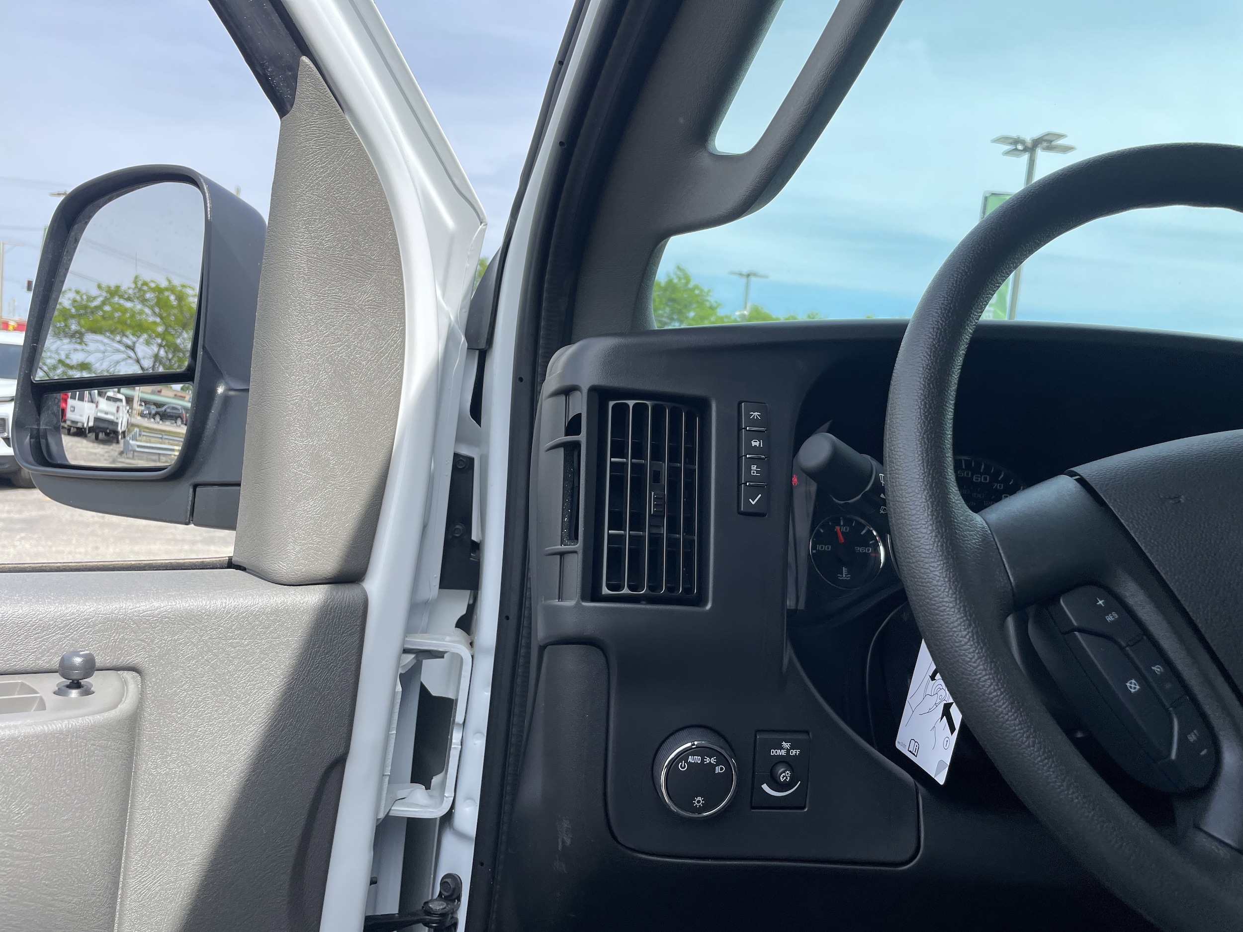 2025 Chevrolet Express Cargo Work Van - Photo 19