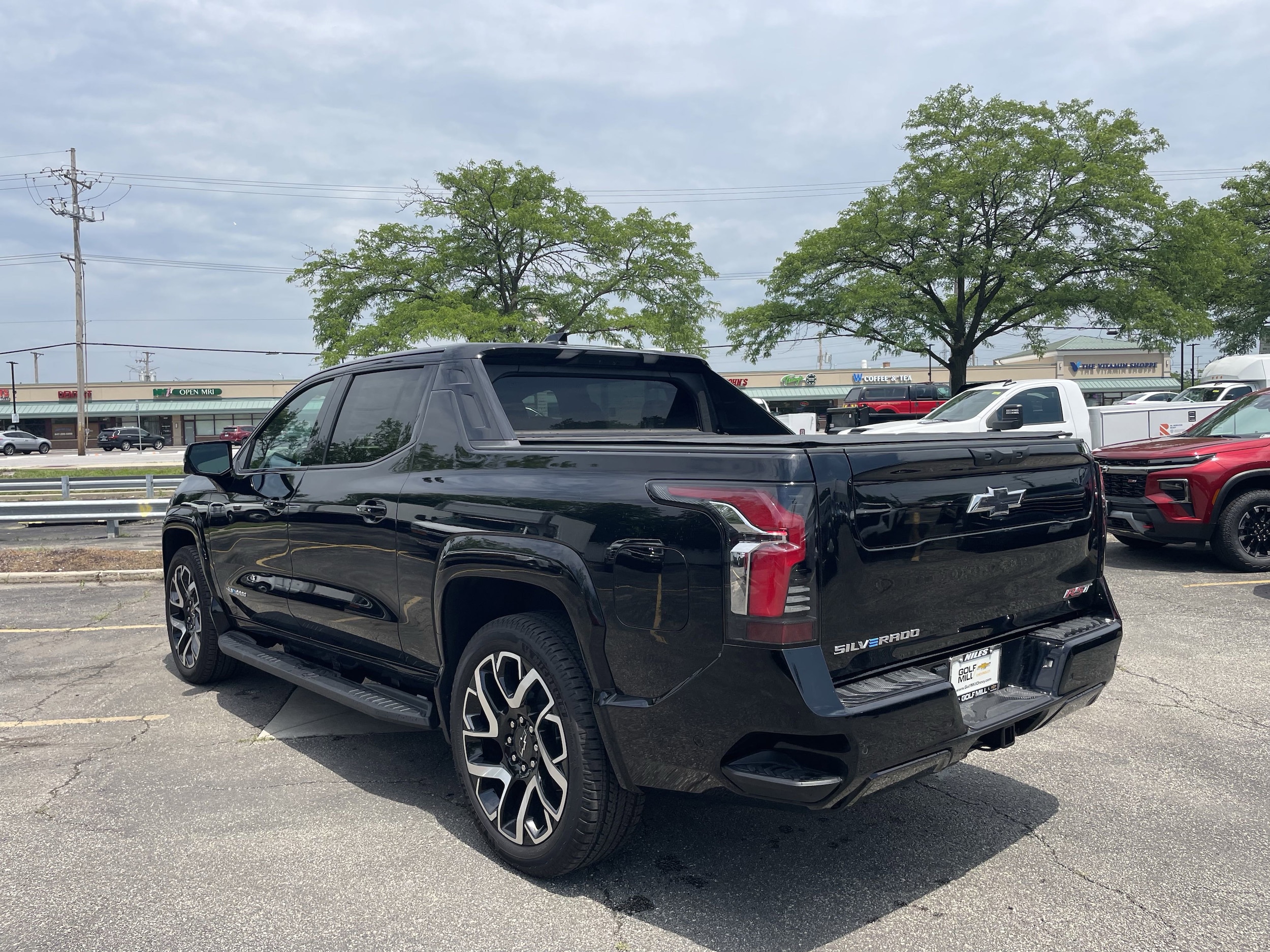 2025 Chevrolet Silverado EV RST - Photo 7