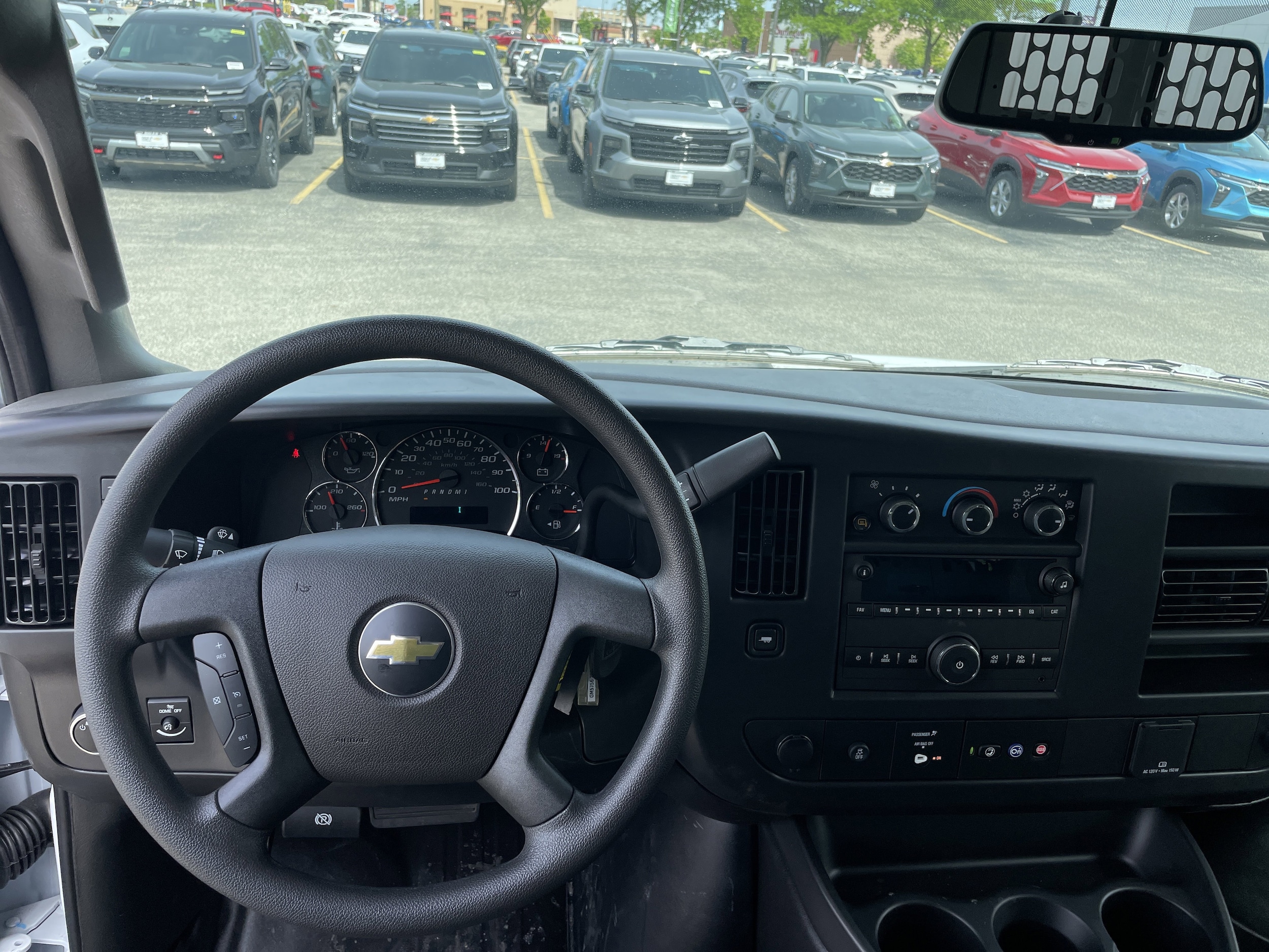 2025 Chevrolet Express Cargo Work Van - Photo 20