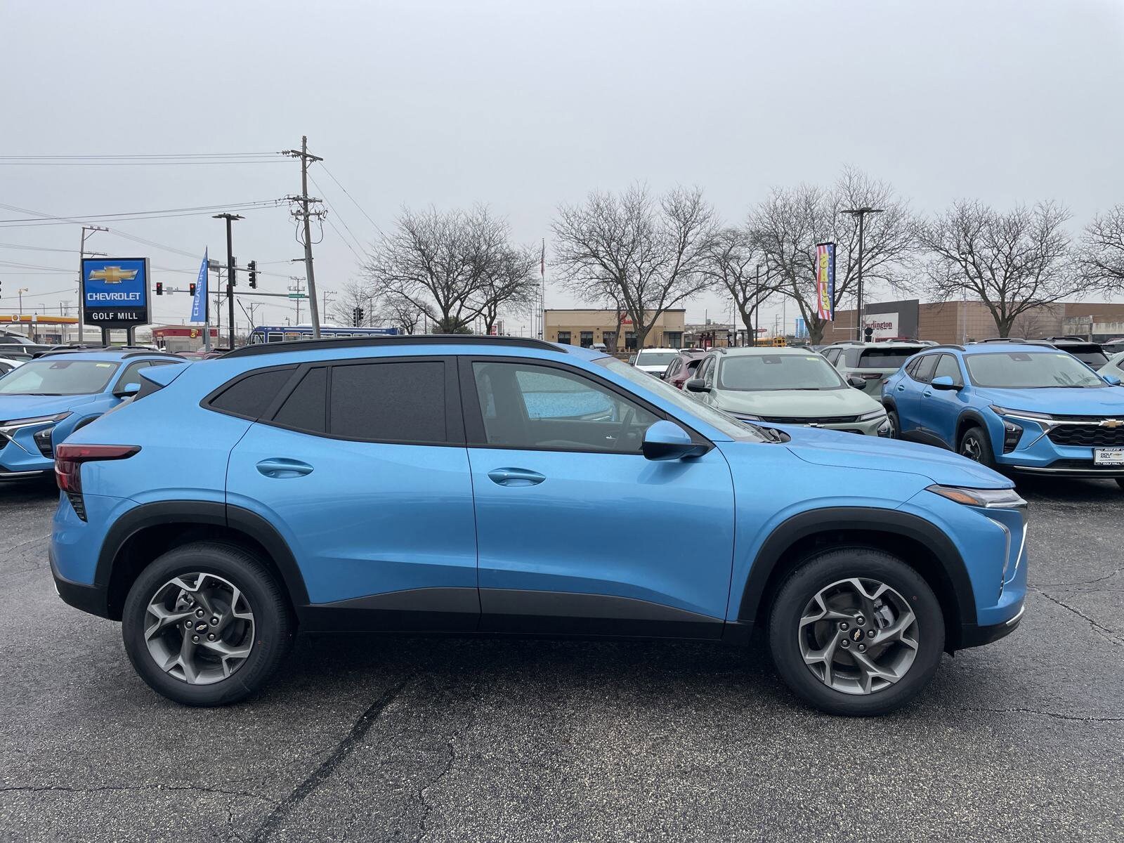 2025 Chevrolet Trax LT photo 4