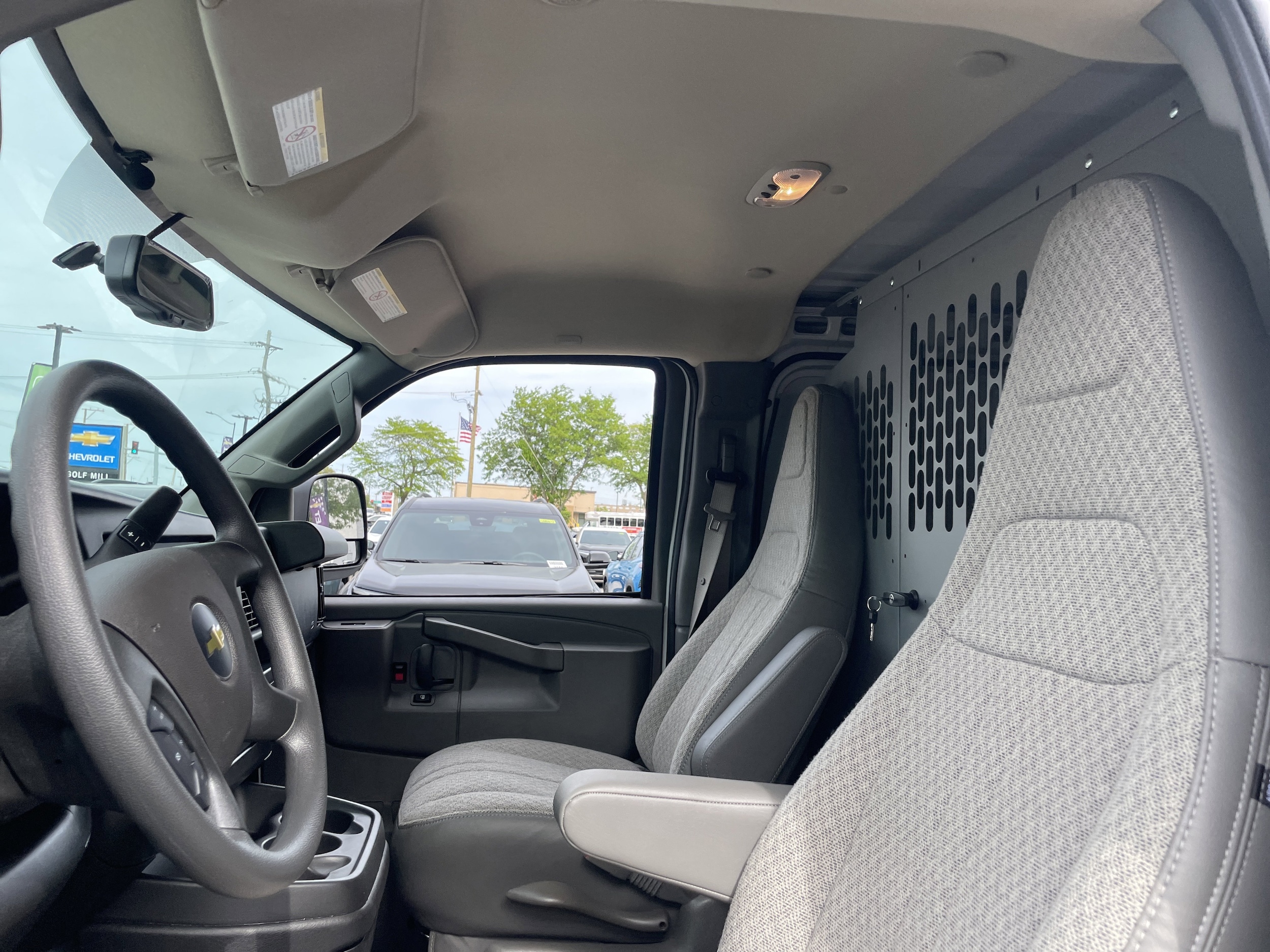 2025 Chevrolet Express Cargo Work Van - Photo 18