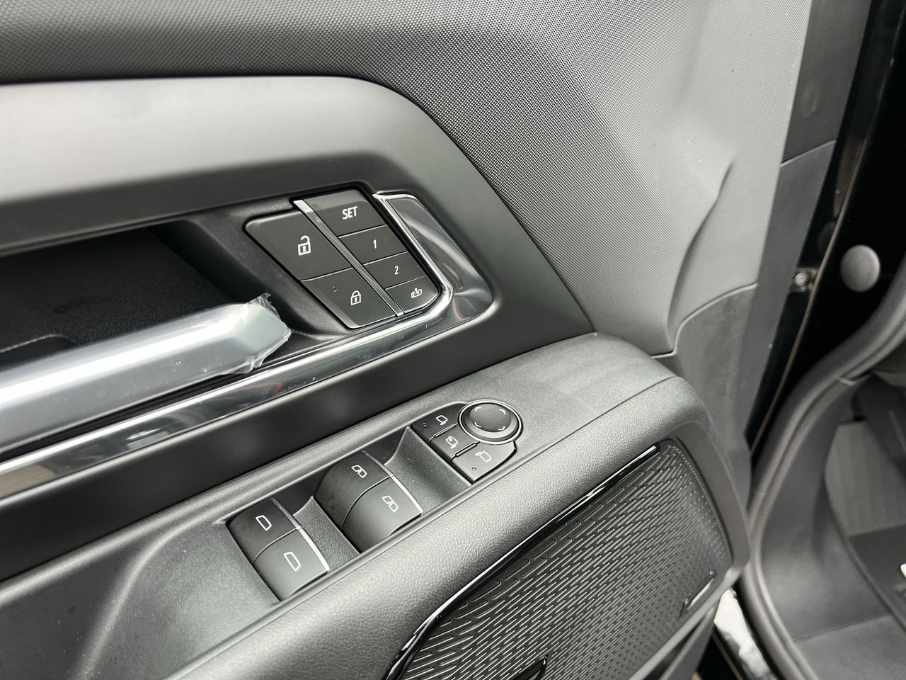 2025 Chevrolet Silverado EV RST - Photo 58