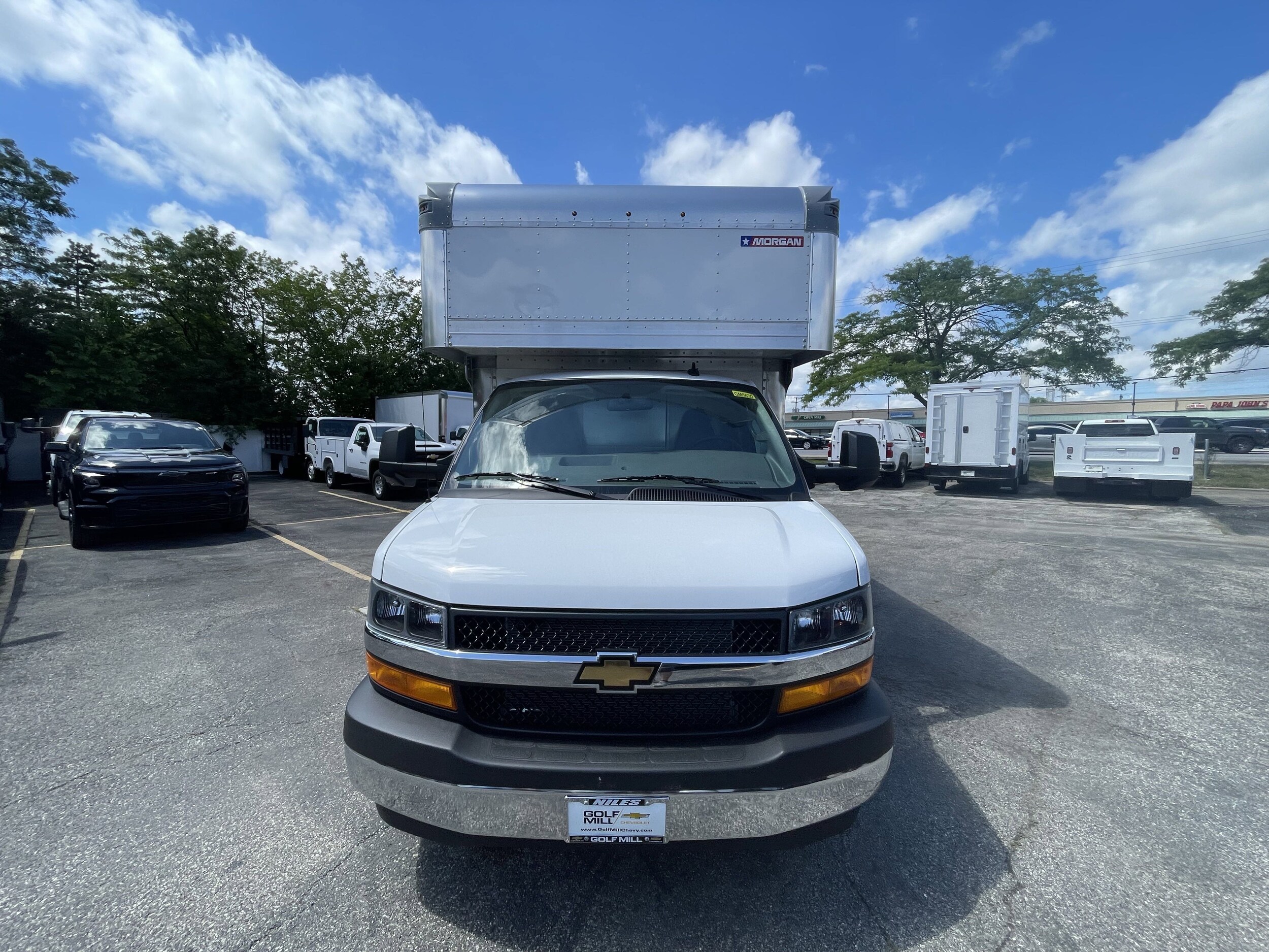 2025 Chevrolet Express 3500 Cutaway Van photo 2