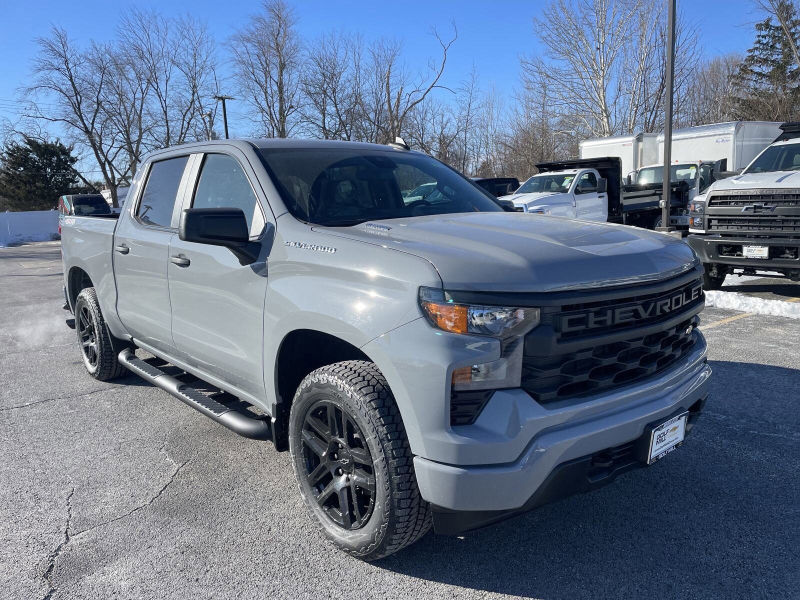 2025 Chevrolet Silverado 1500 Custom photo 2