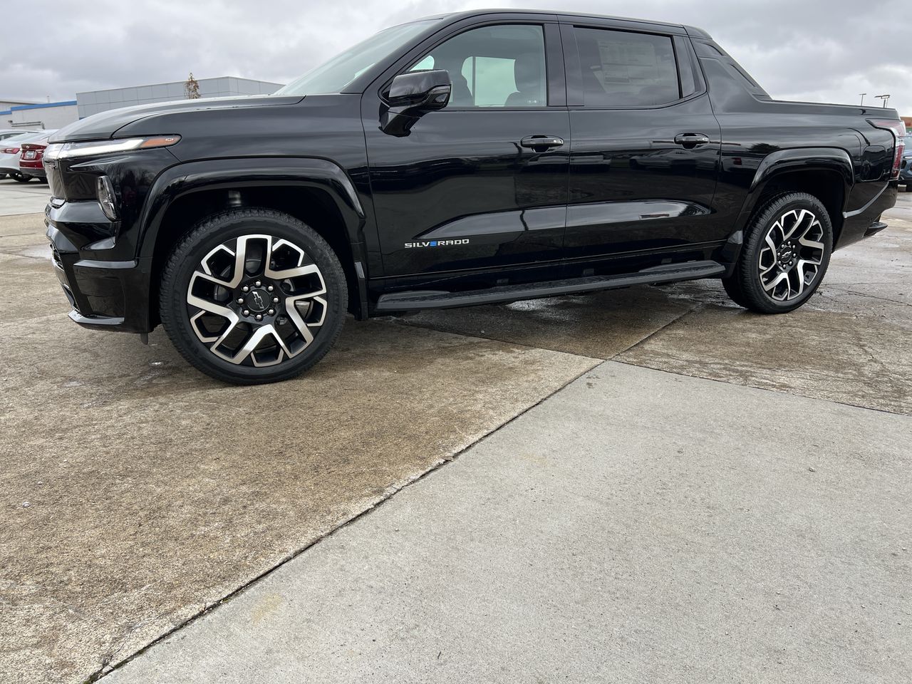 2025 Chevrolet Silverado EV RST - Photo 43