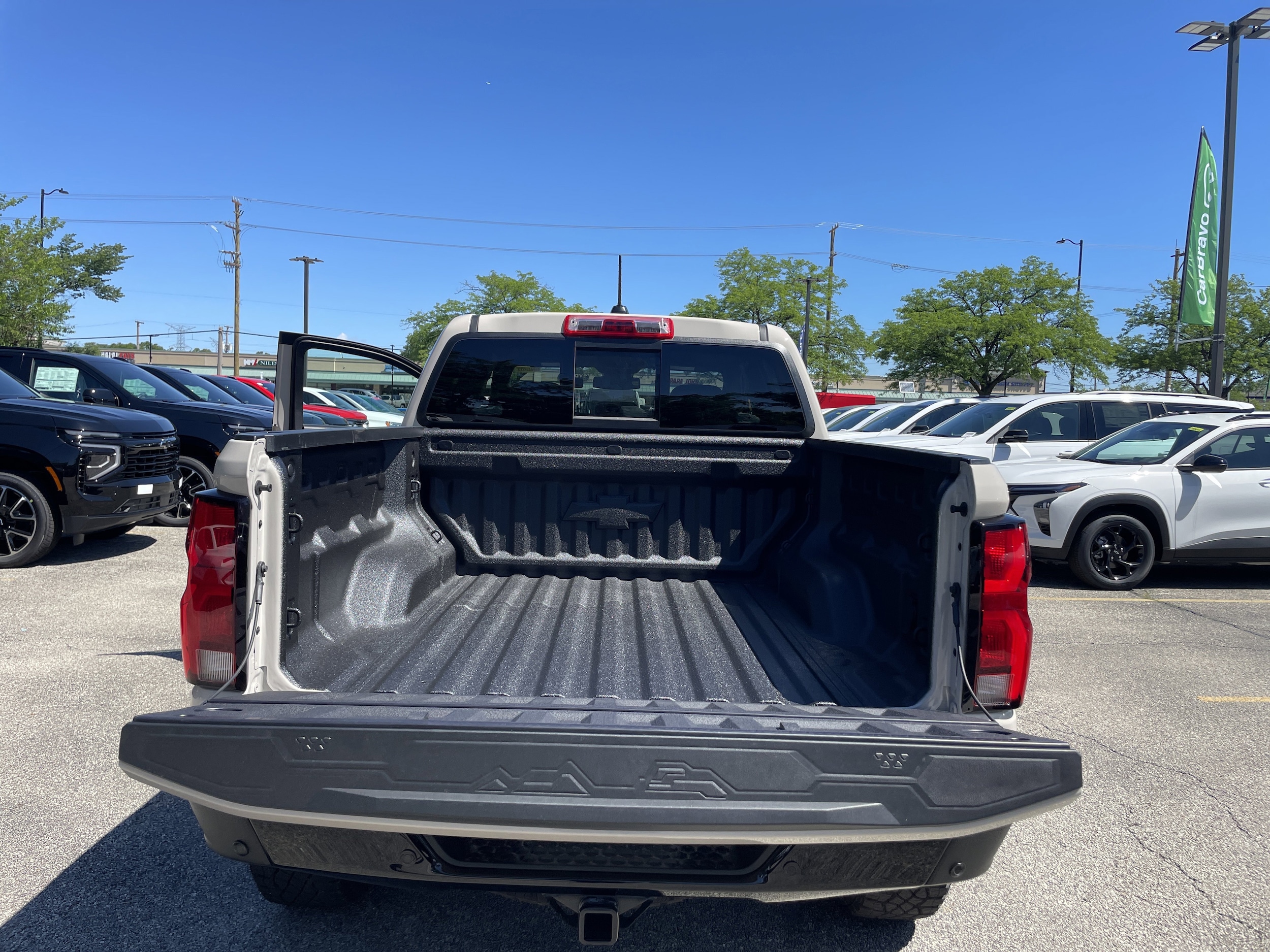 2026 Chevrolet Colorado ZR2 - Photo 10