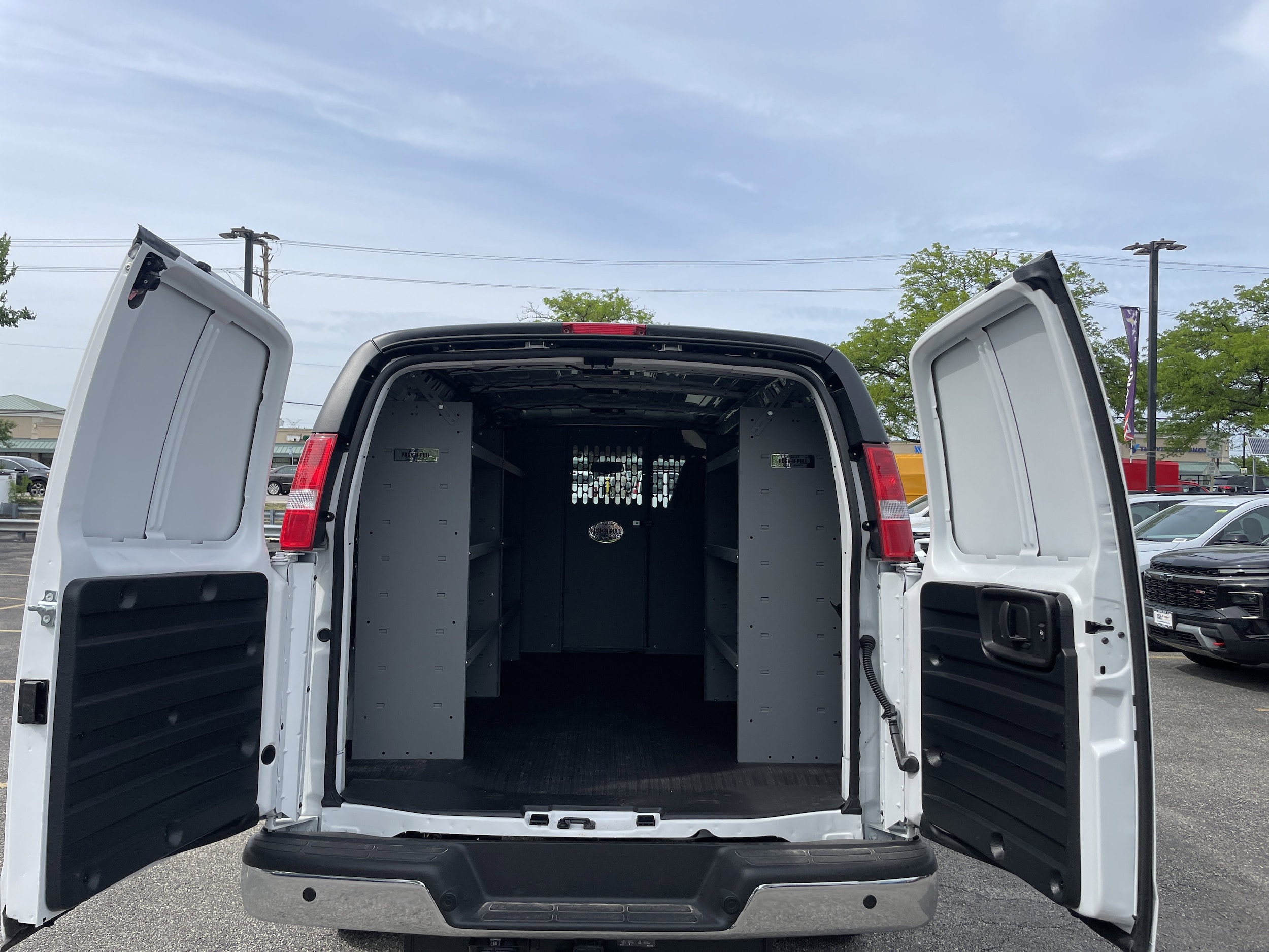 2025 Chevrolet Express Cargo Work Van - Photo 10