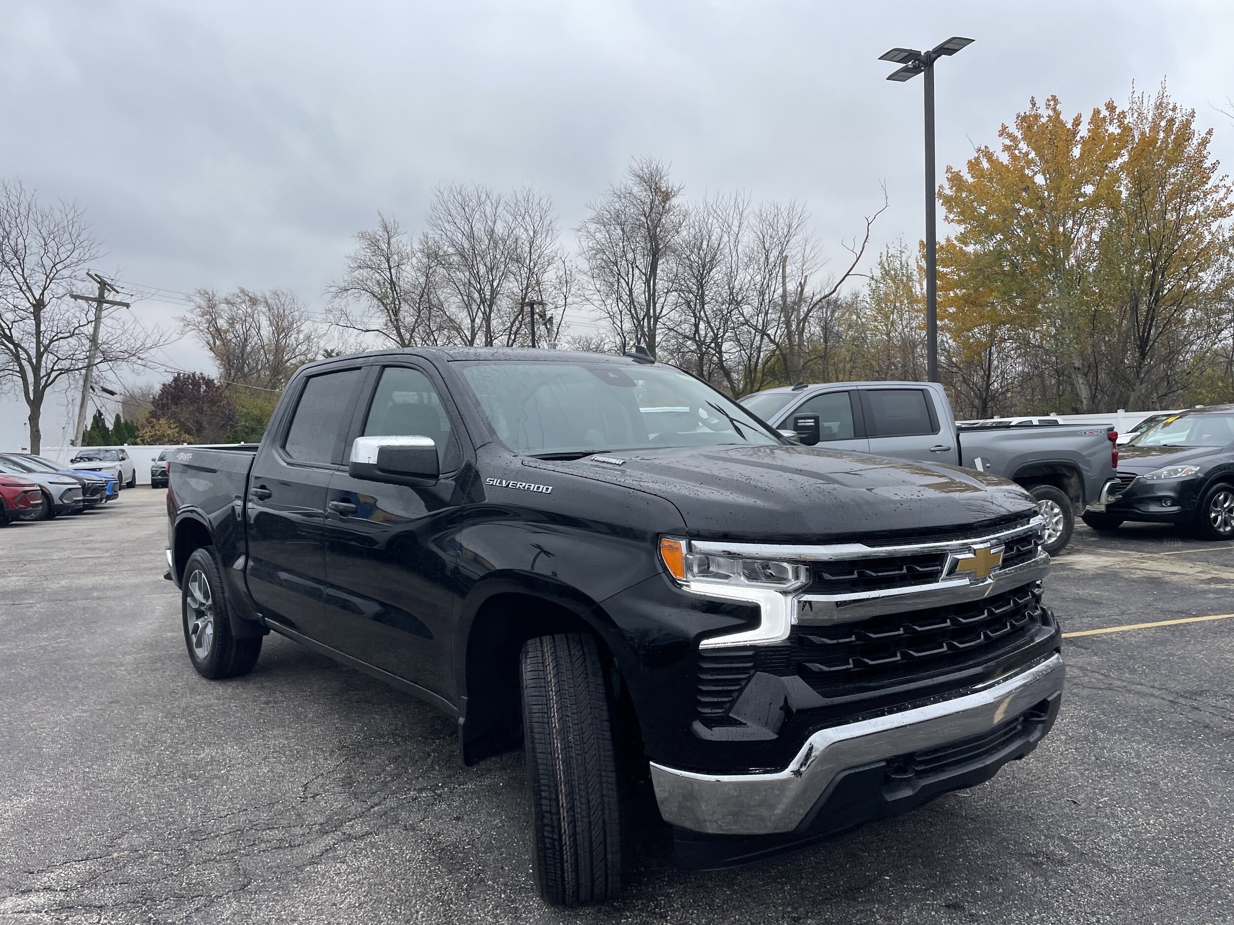 2026 Chevrolet Silverado 1500 LT photo 3