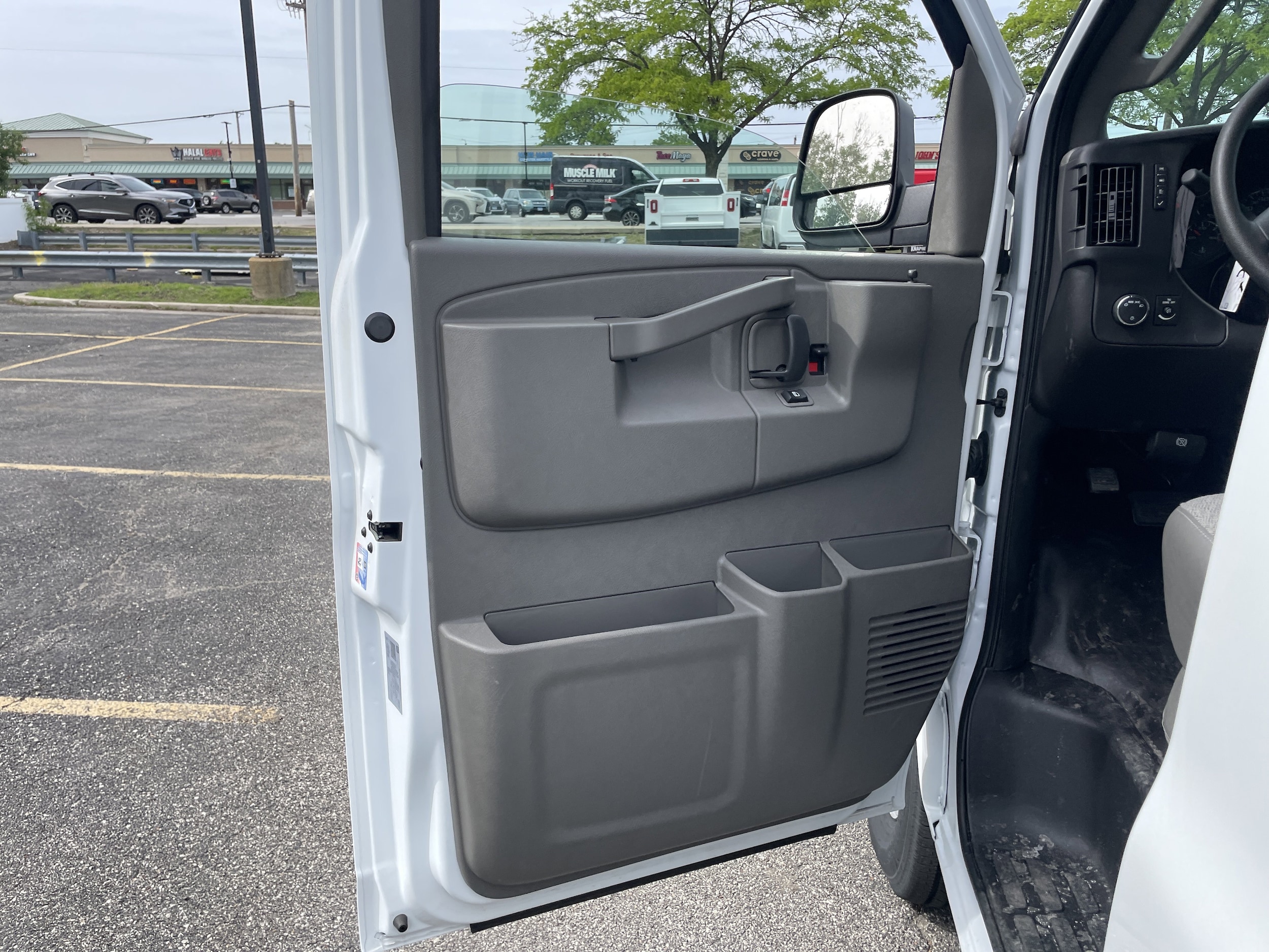 2025 Chevrolet Express Cargo Work Van - Photo 15