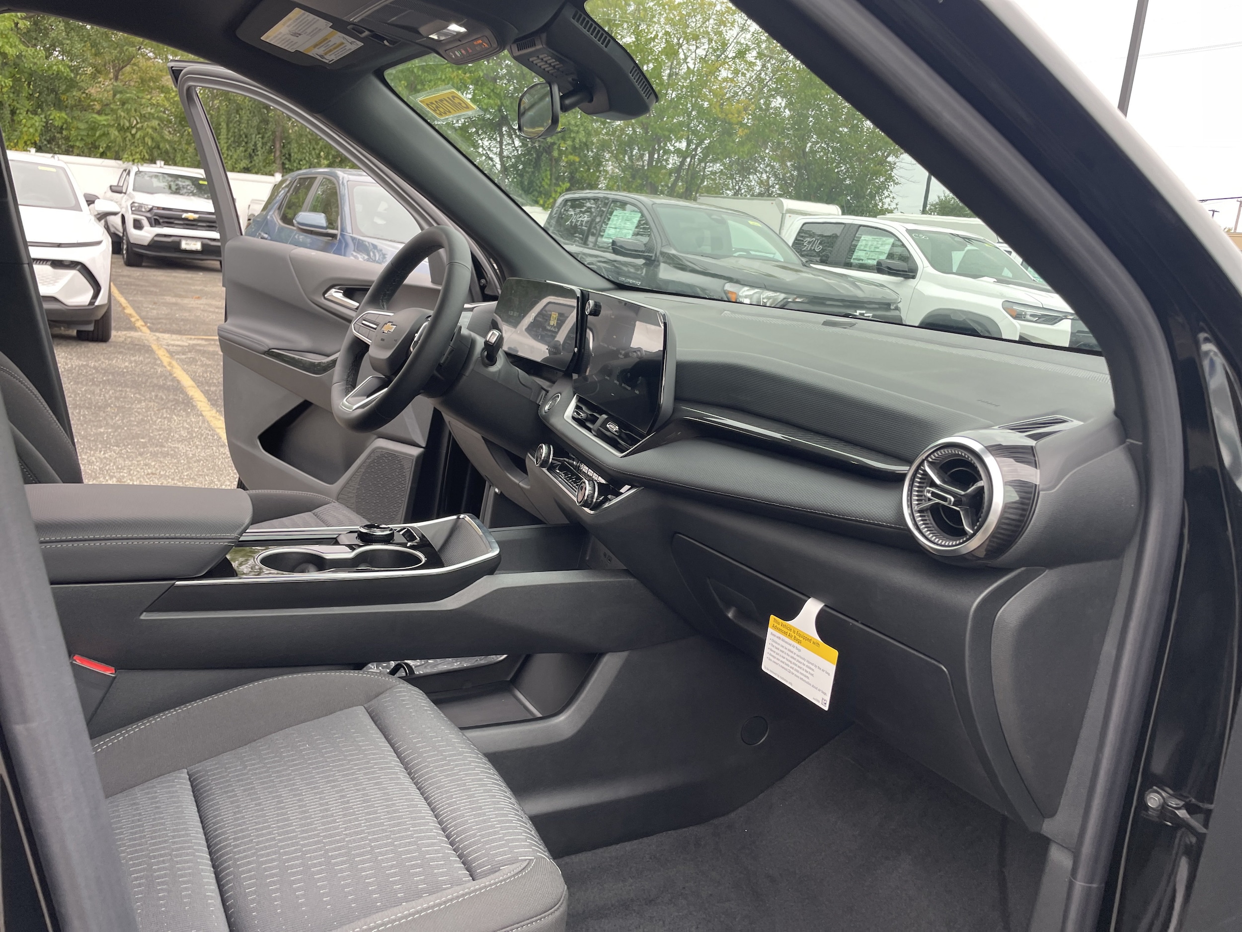 2027 Chevrolet Equinox LT - Photo 29