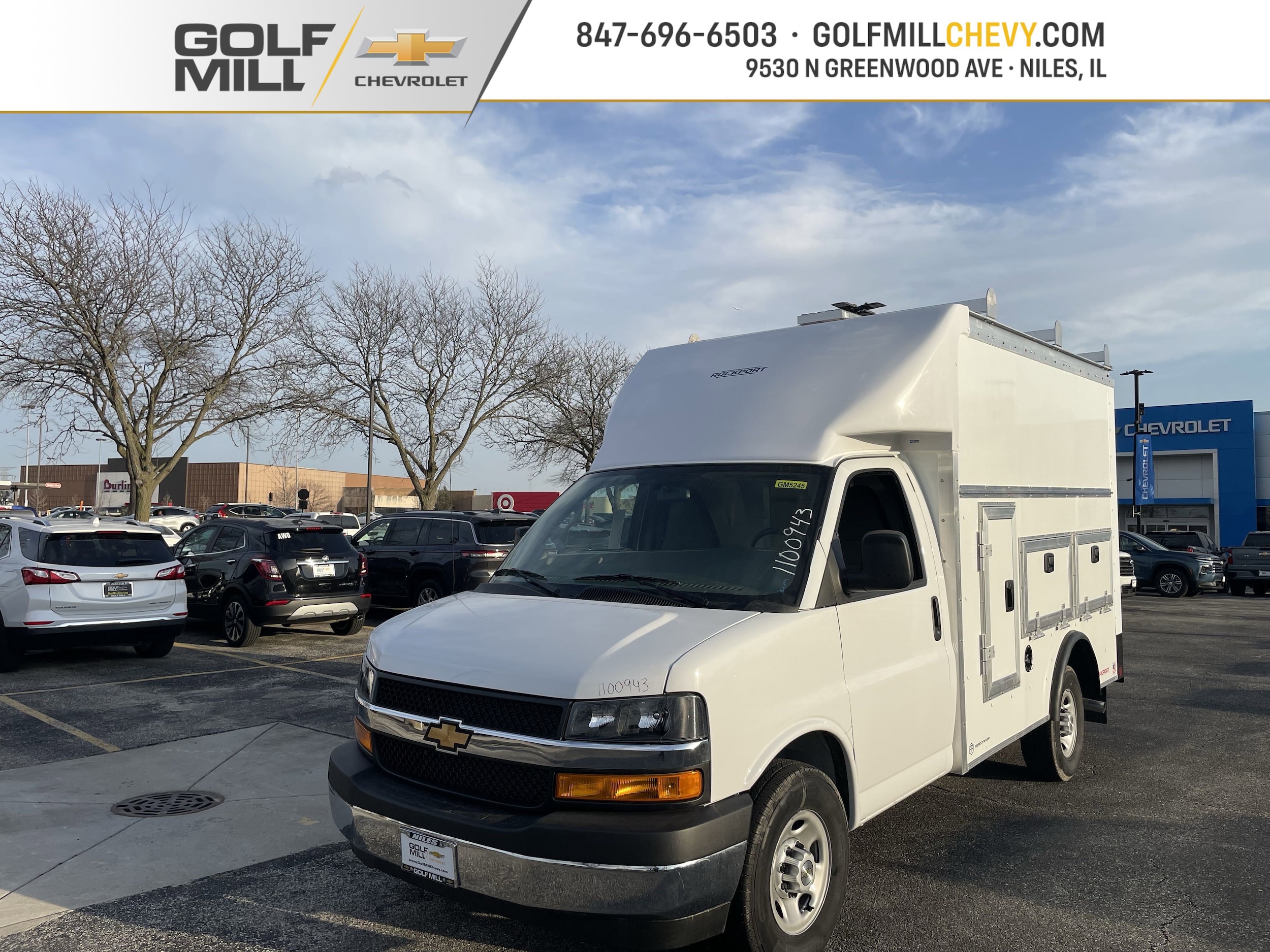2025 Chevrolet Express Cutaway Base's photo