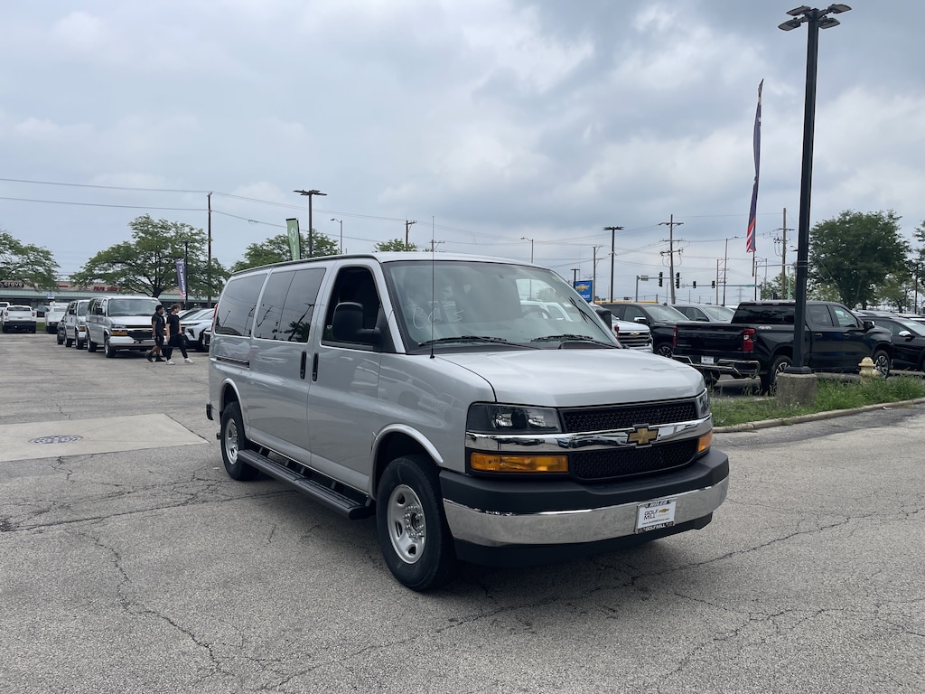 New 2026 Chevrolet Express Passenger 1LS Van