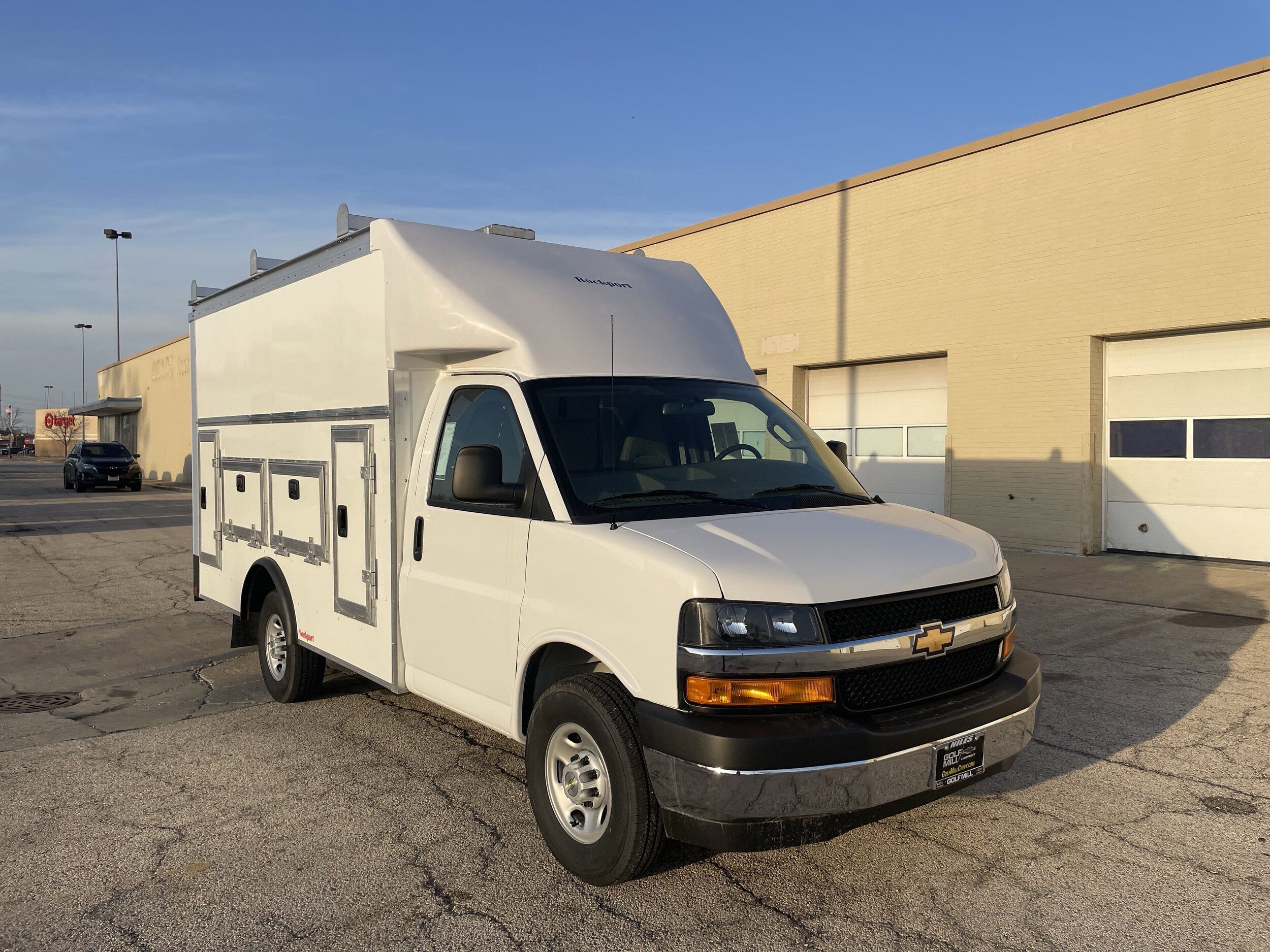 2025 Chevrolet Express 3500 Cutaway Van photo 3
