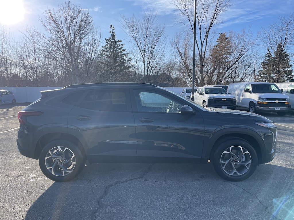 New 2026 Chevrolet Trax LT SUV