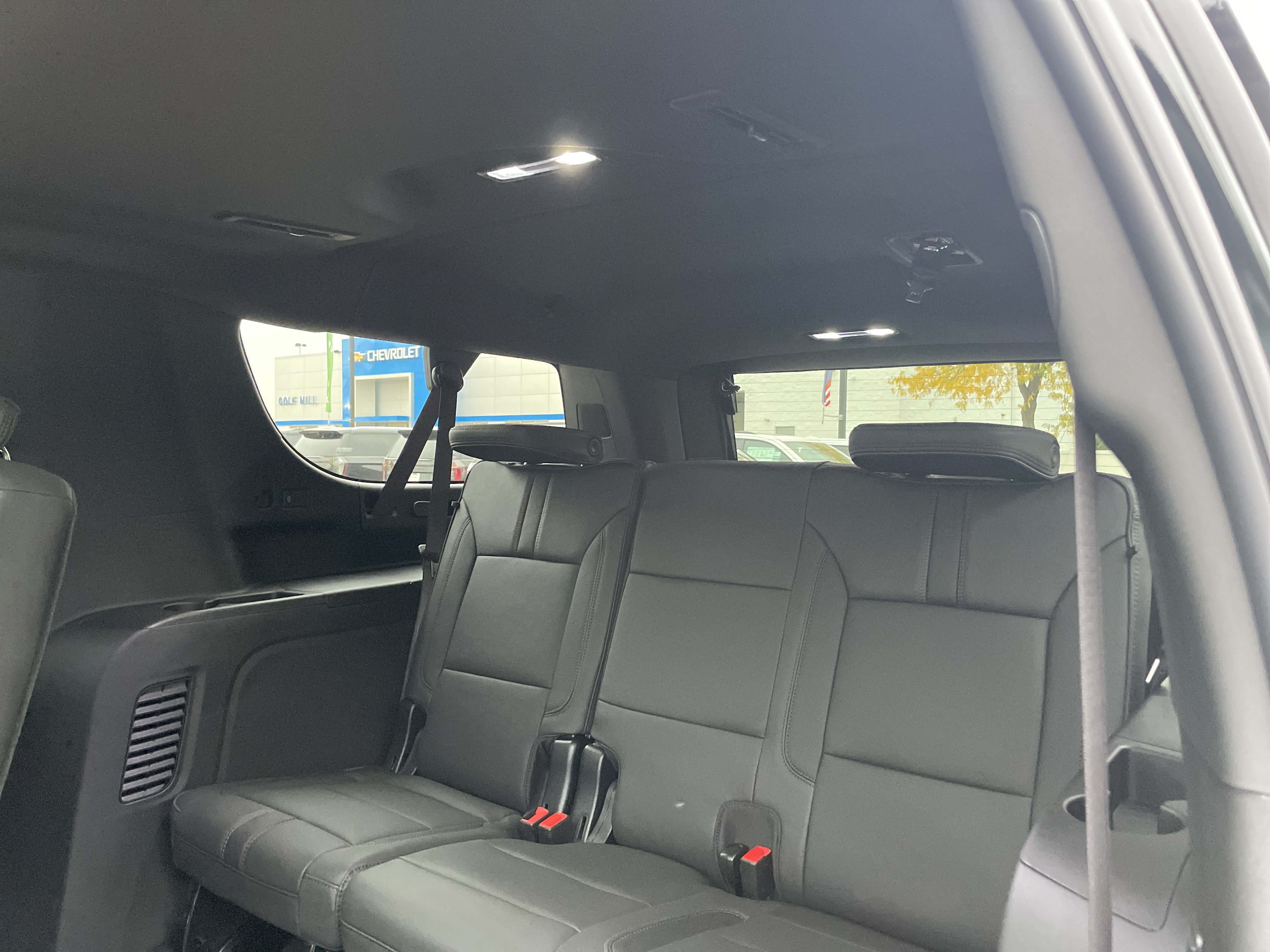2027 Chevrolet Suburban RST - Photo 31
