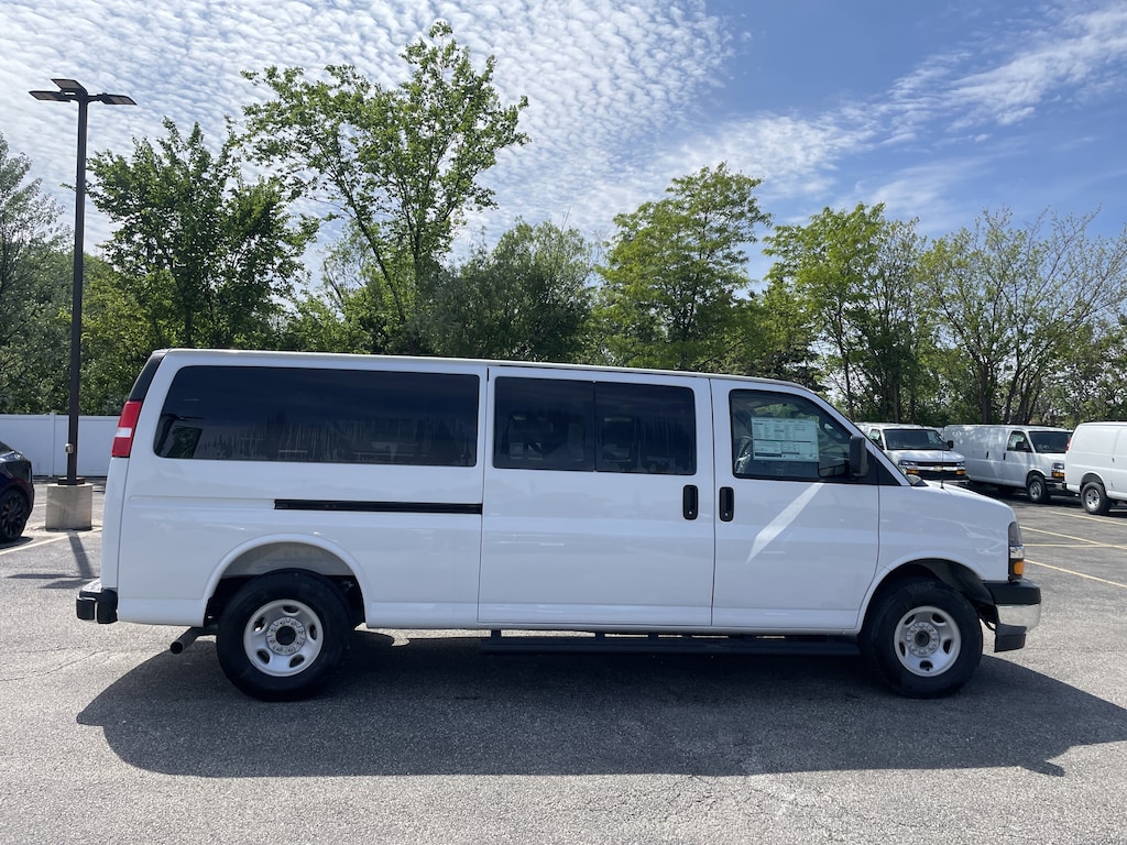 New 2026 Chevrolet Express Passenger 1LT Van