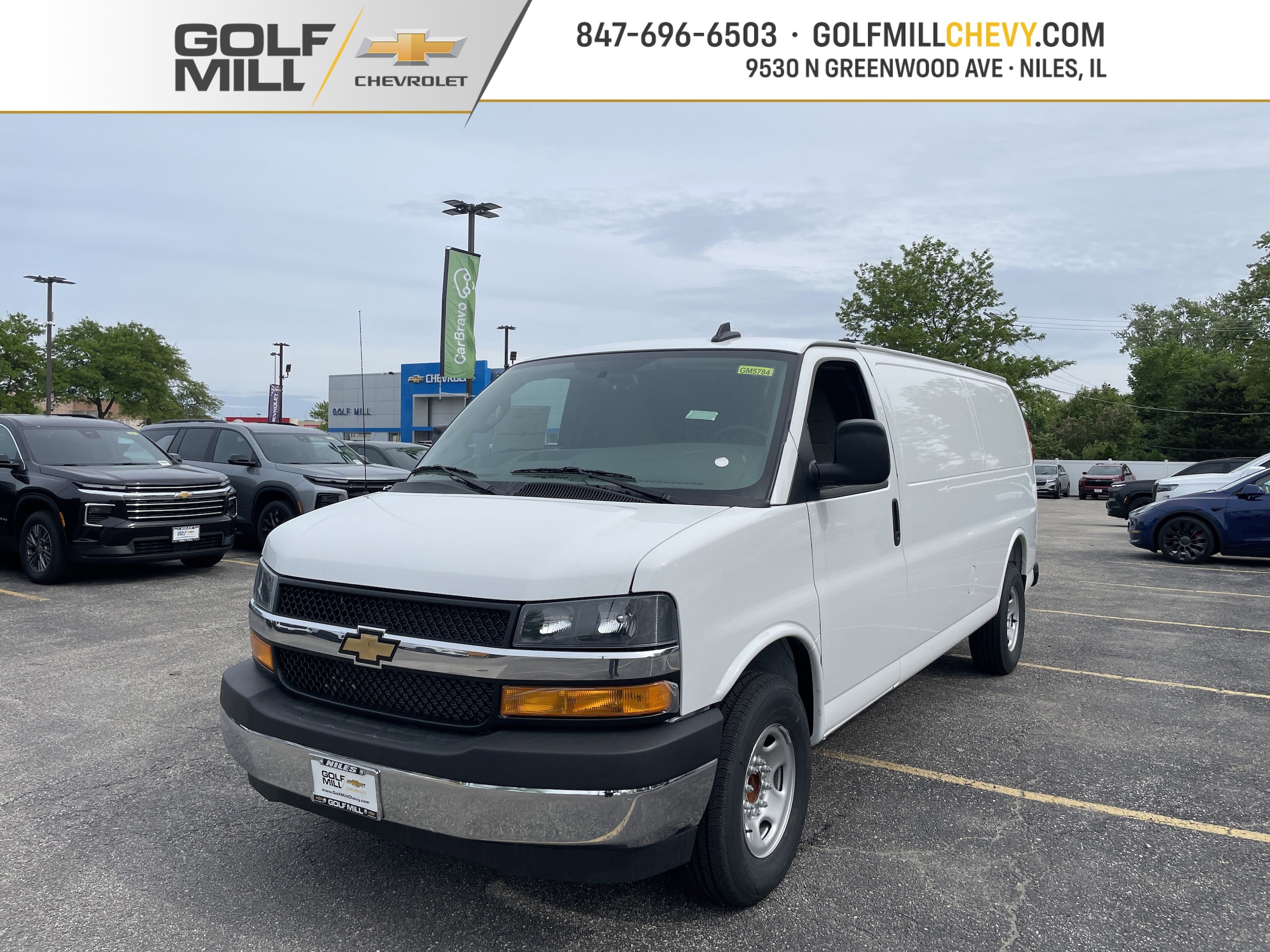 2025 Chevrolet Express 3500 Extended Work Van's photo