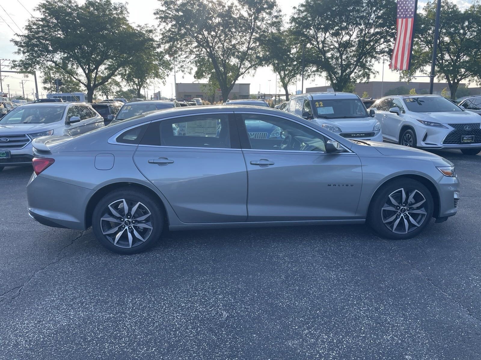 2025 Chevrolet Malibu RS photo 4