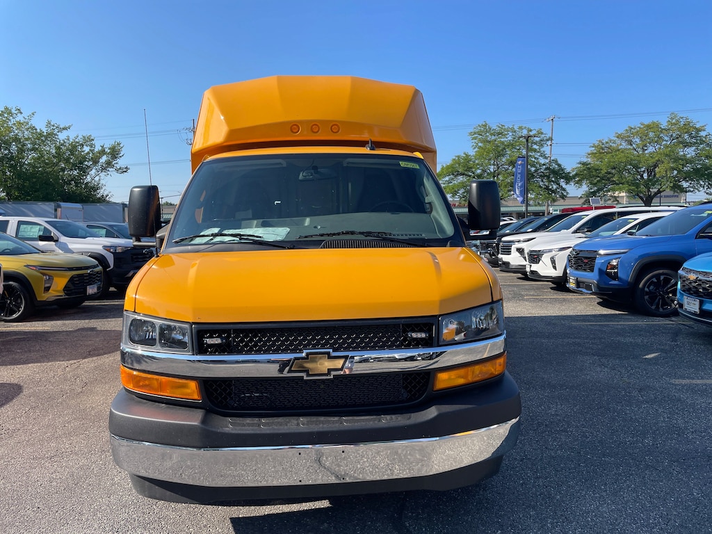 New 2025 Chevrolet Express Cutaway 3500 1WT Cutaway Van