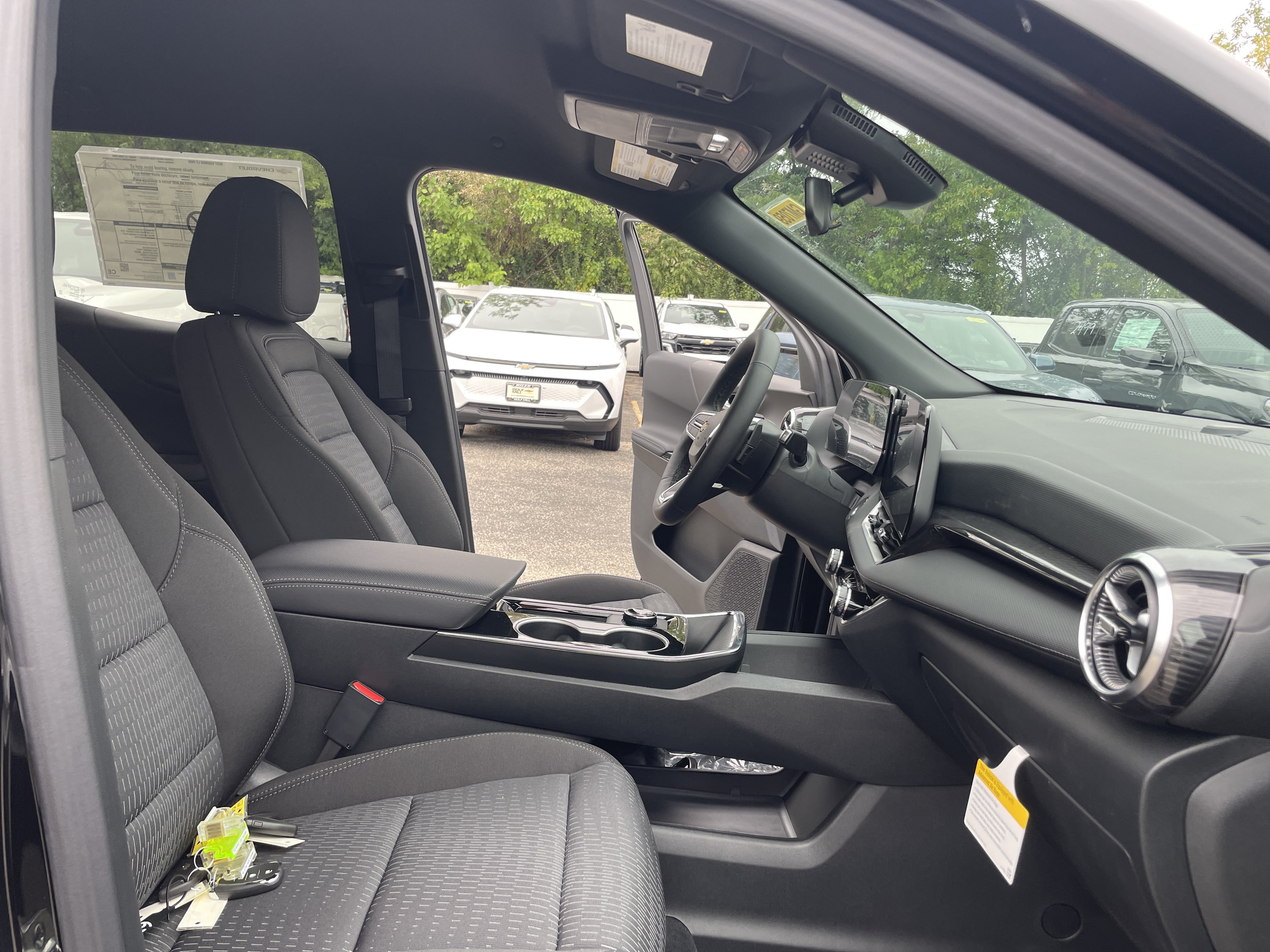 2027 Chevrolet Equinox LT - Photo 30