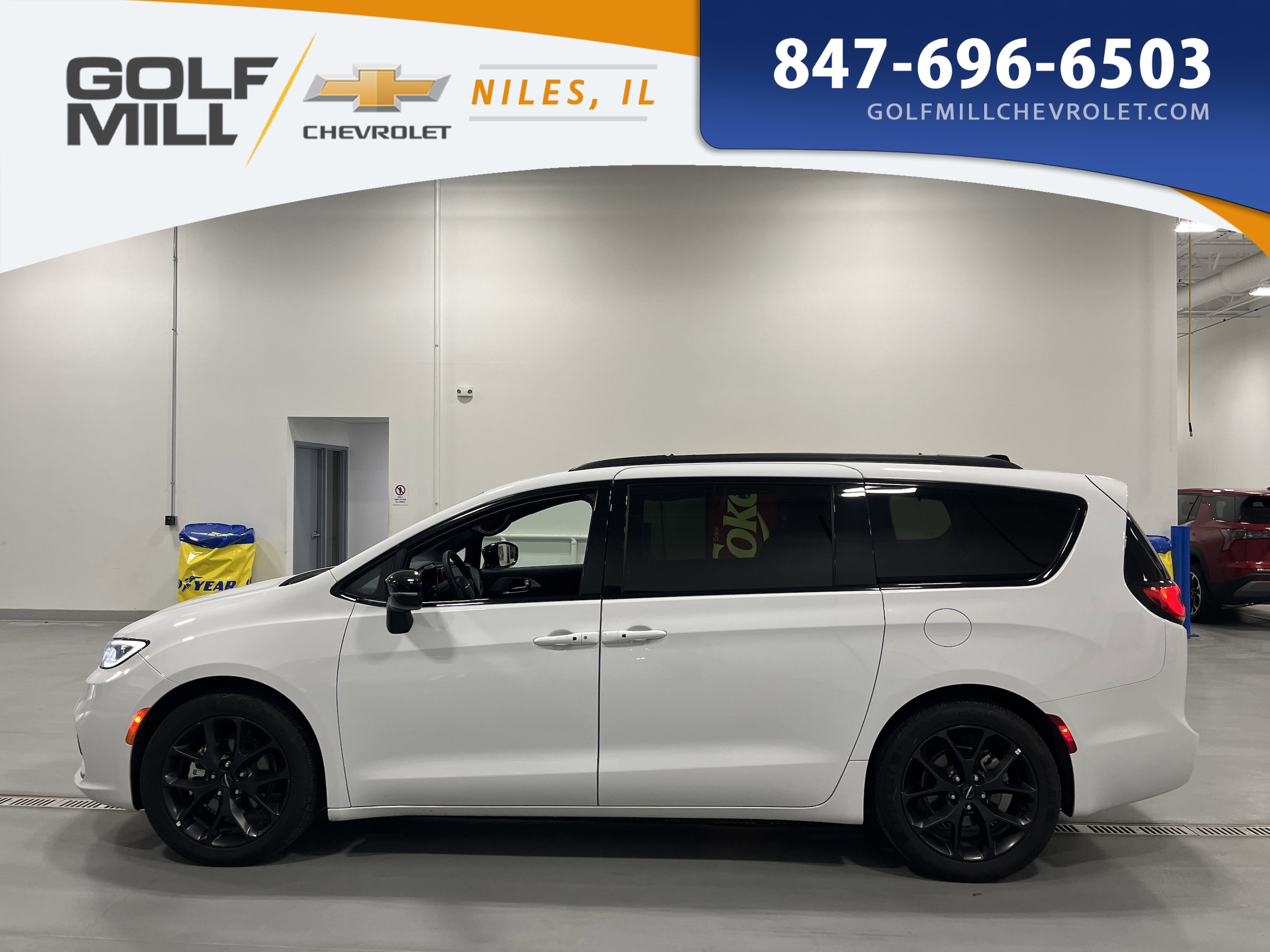 2025 CHRYSLER PACIFICA - Image 10