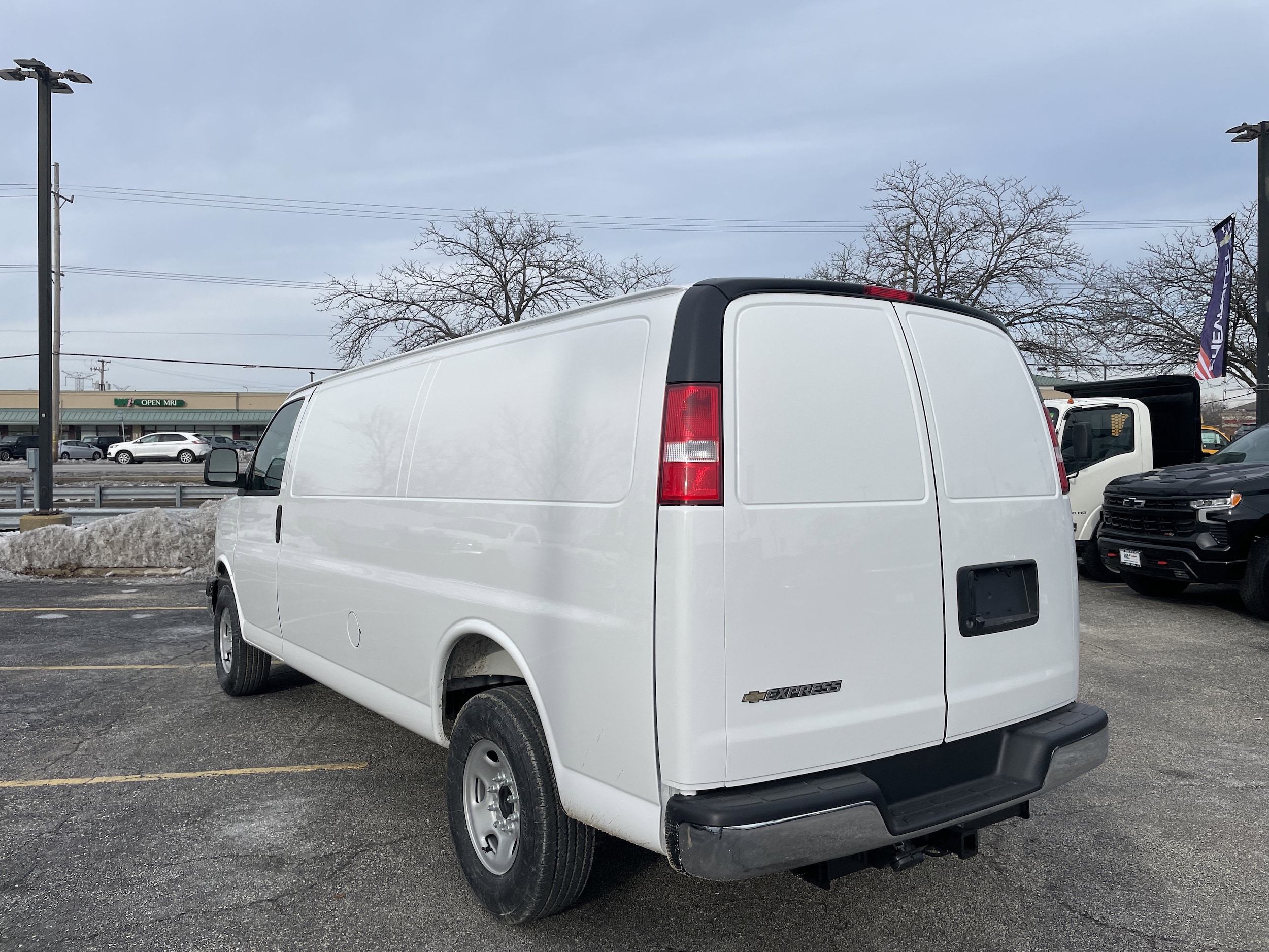 2025 Chevrolet Express Cargo Work Van - Photo 7