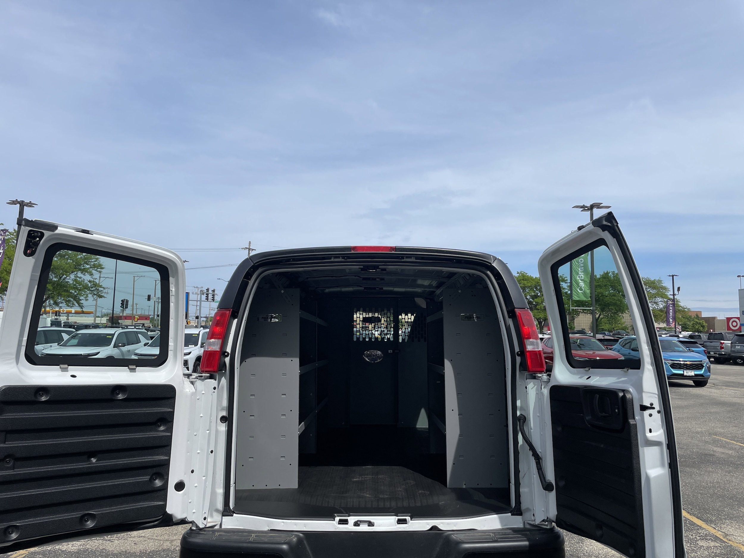 2025 Chevrolet Express Cargo Work Van - Photo 10
