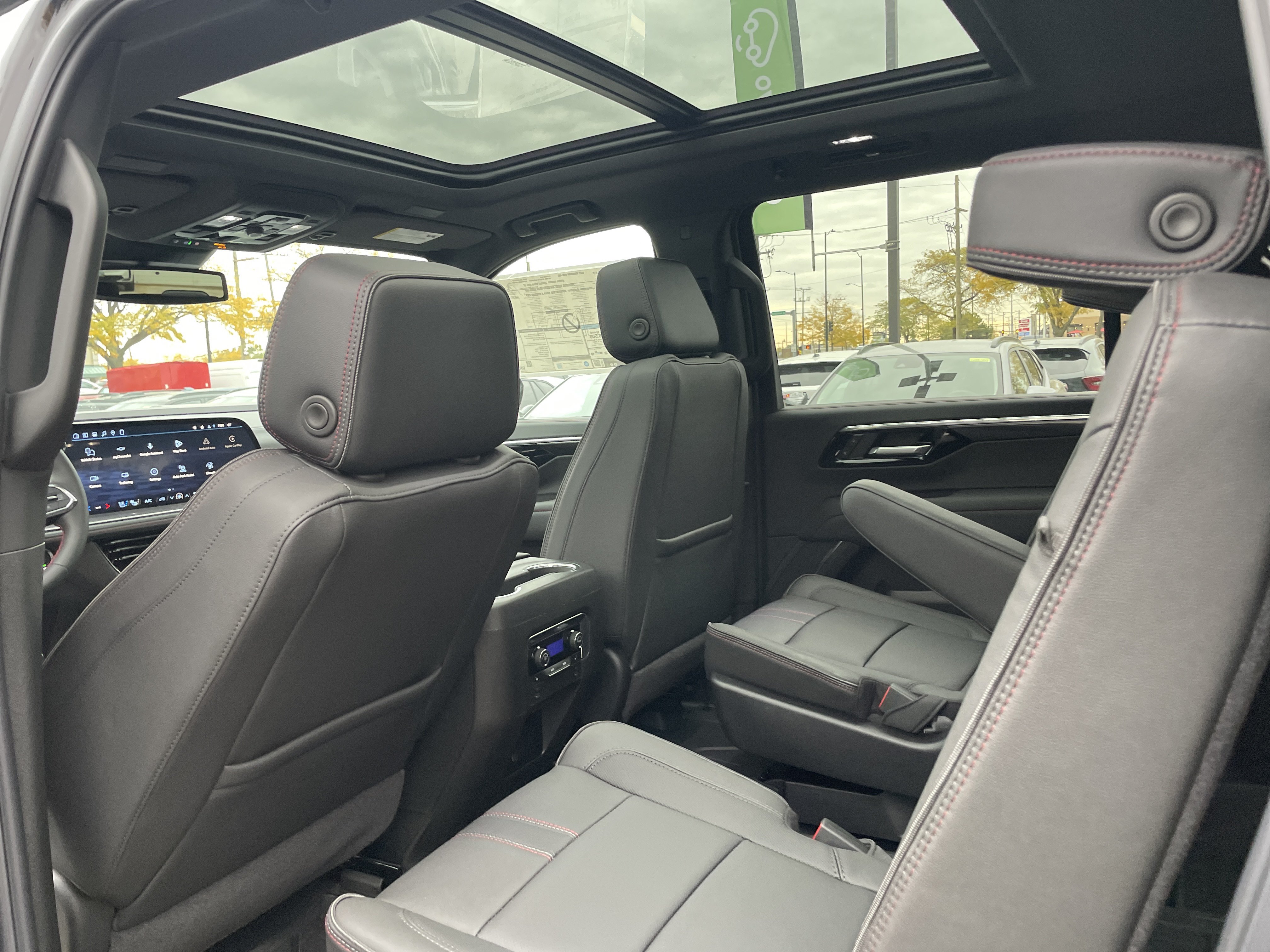 2027 Chevrolet Suburban RST - Photo 27