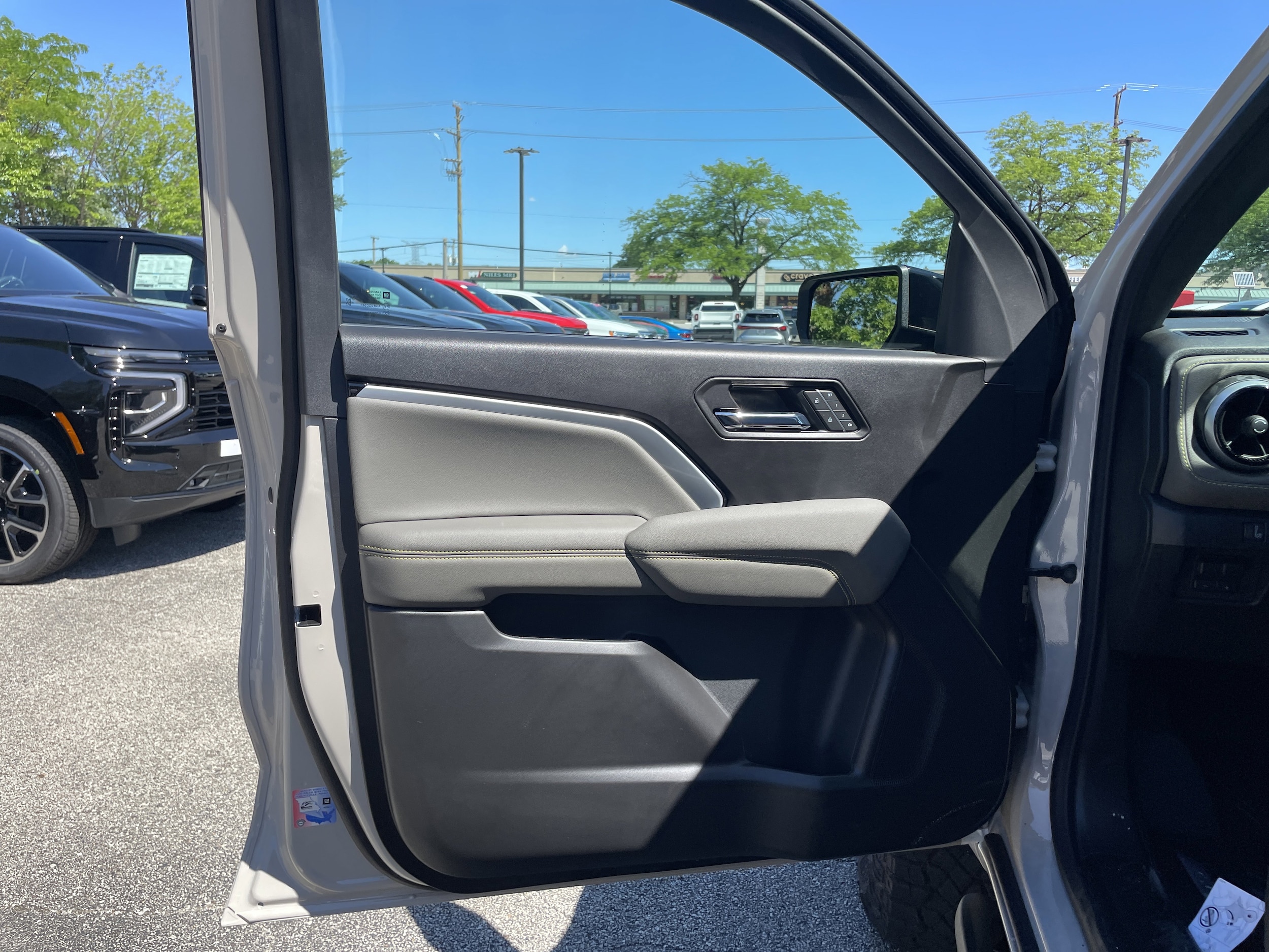2026 Chevrolet Colorado ZR2 - Photo 11