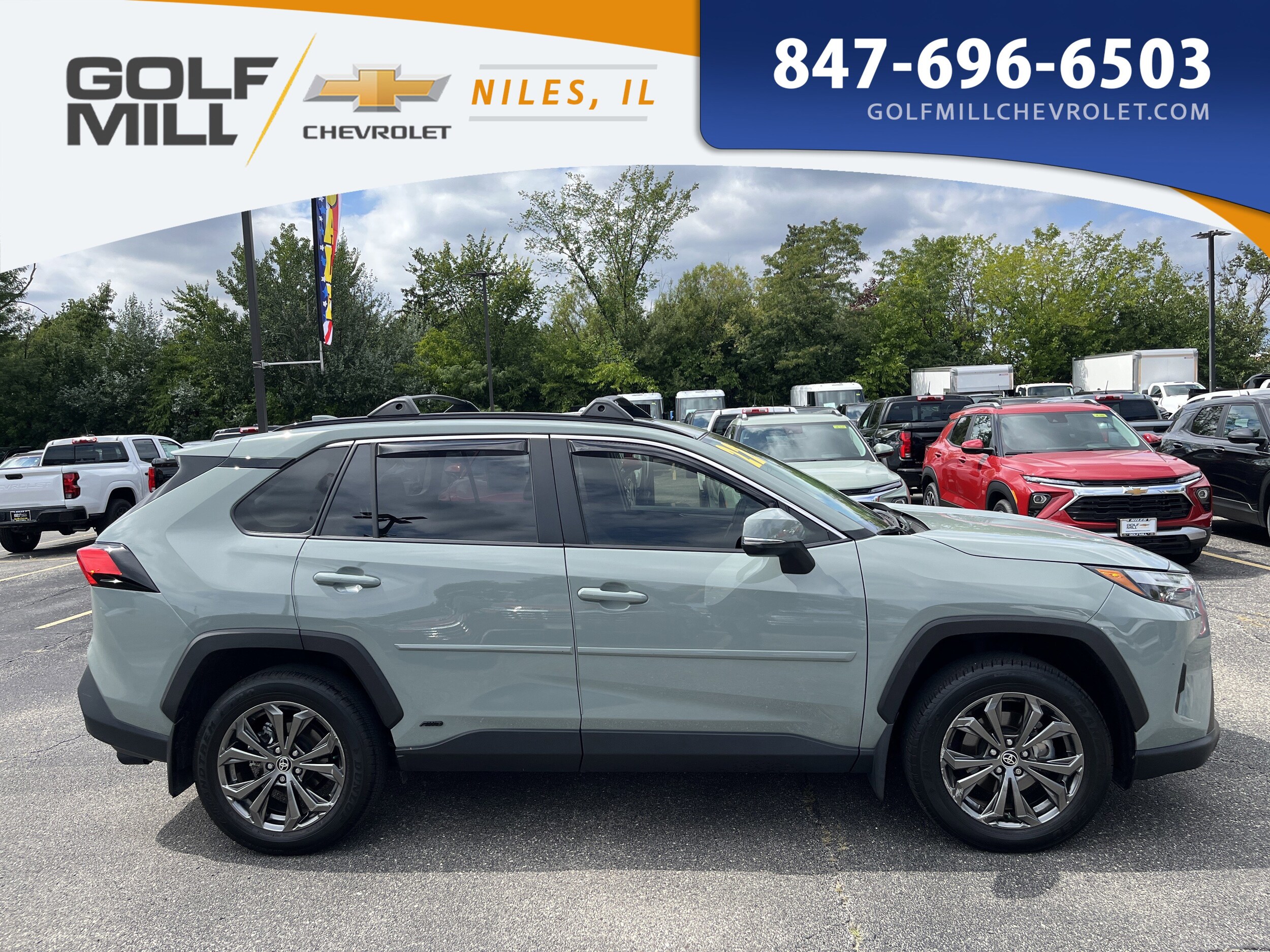 2022 Toyota RAV4 Hybrid XLE Premium photo 4