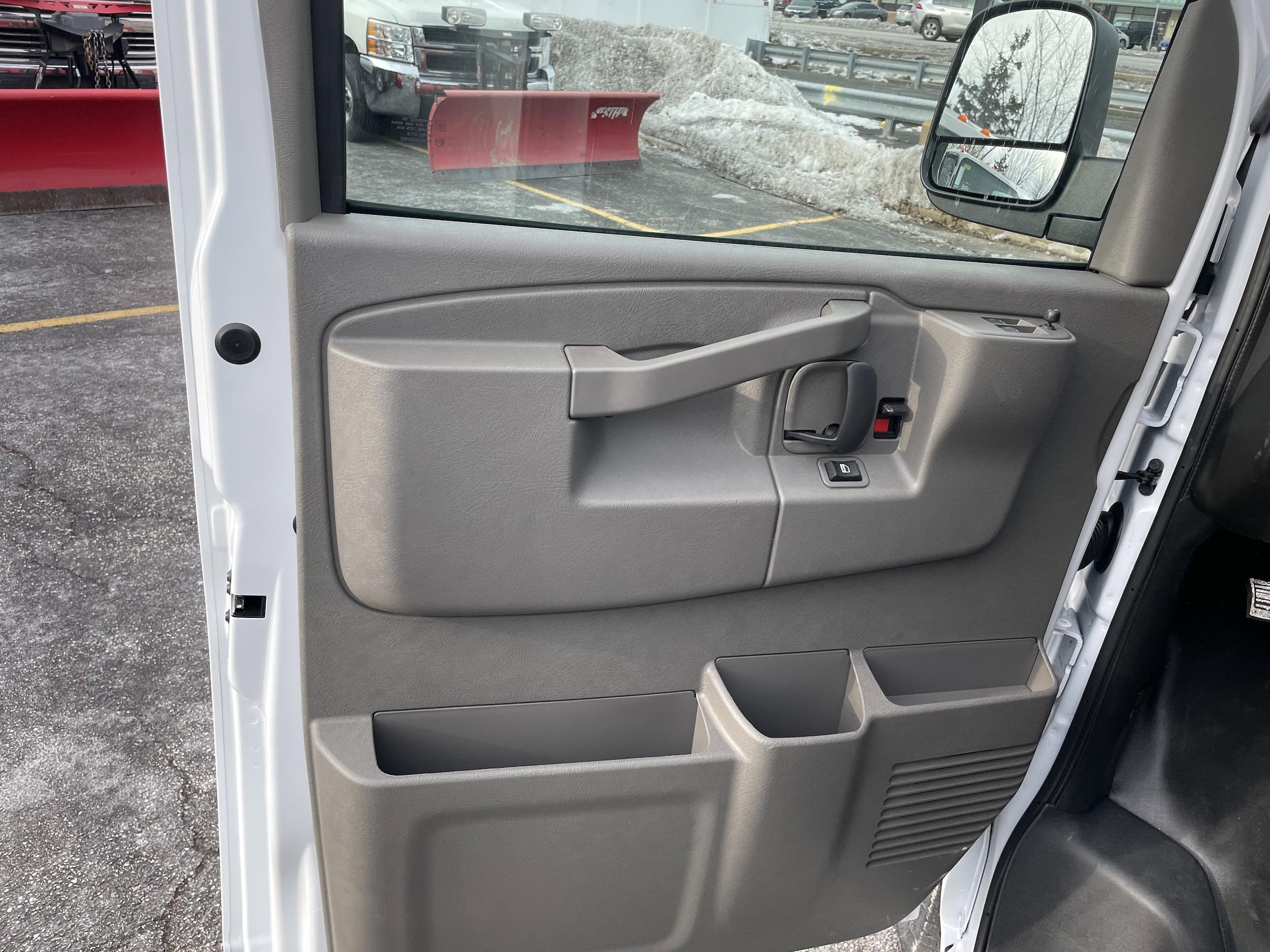 2025 Chevrolet Express Cargo Work Van - Photo 13