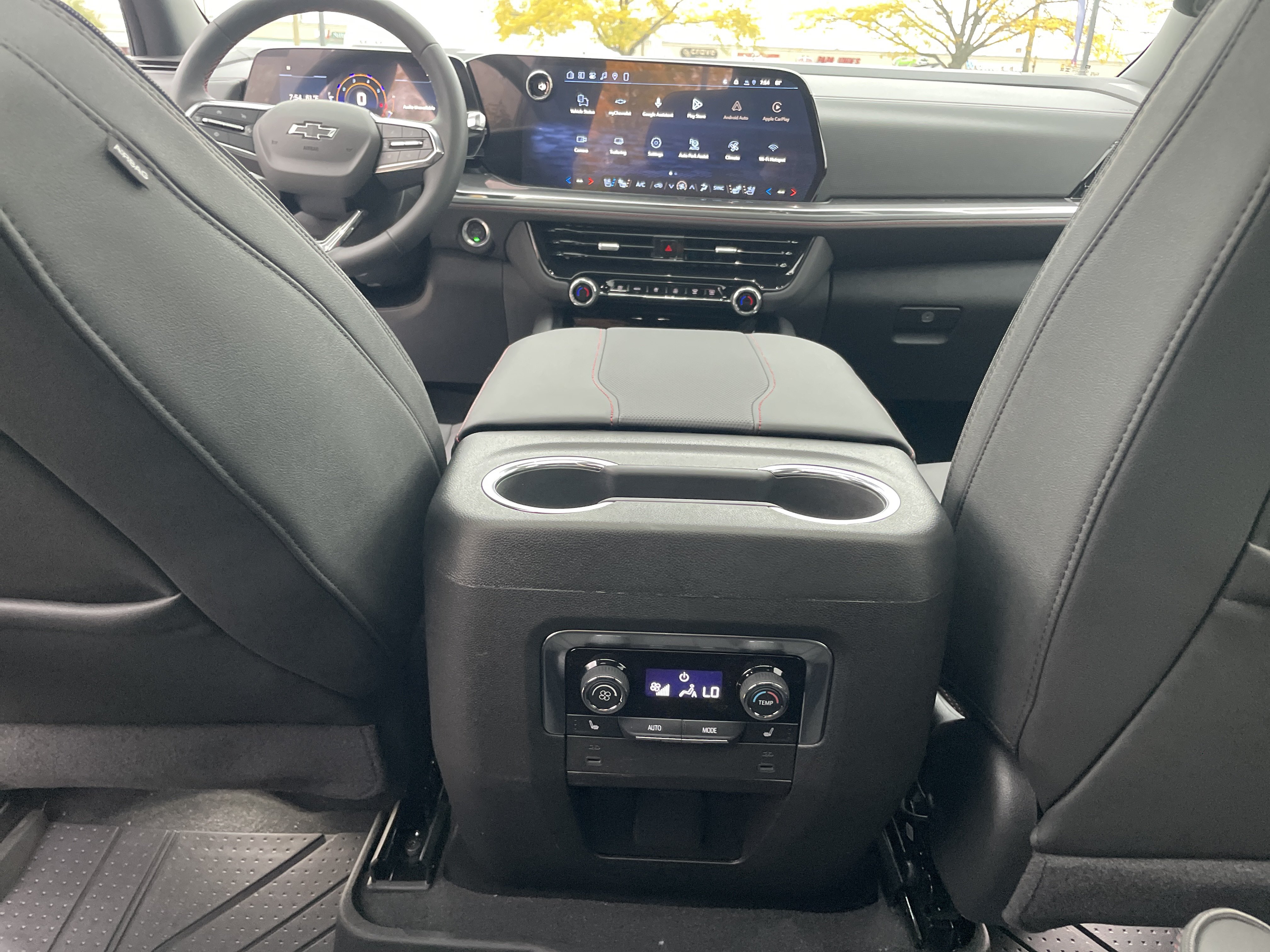 2027 Chevrolet Suburban RST - Photo 29