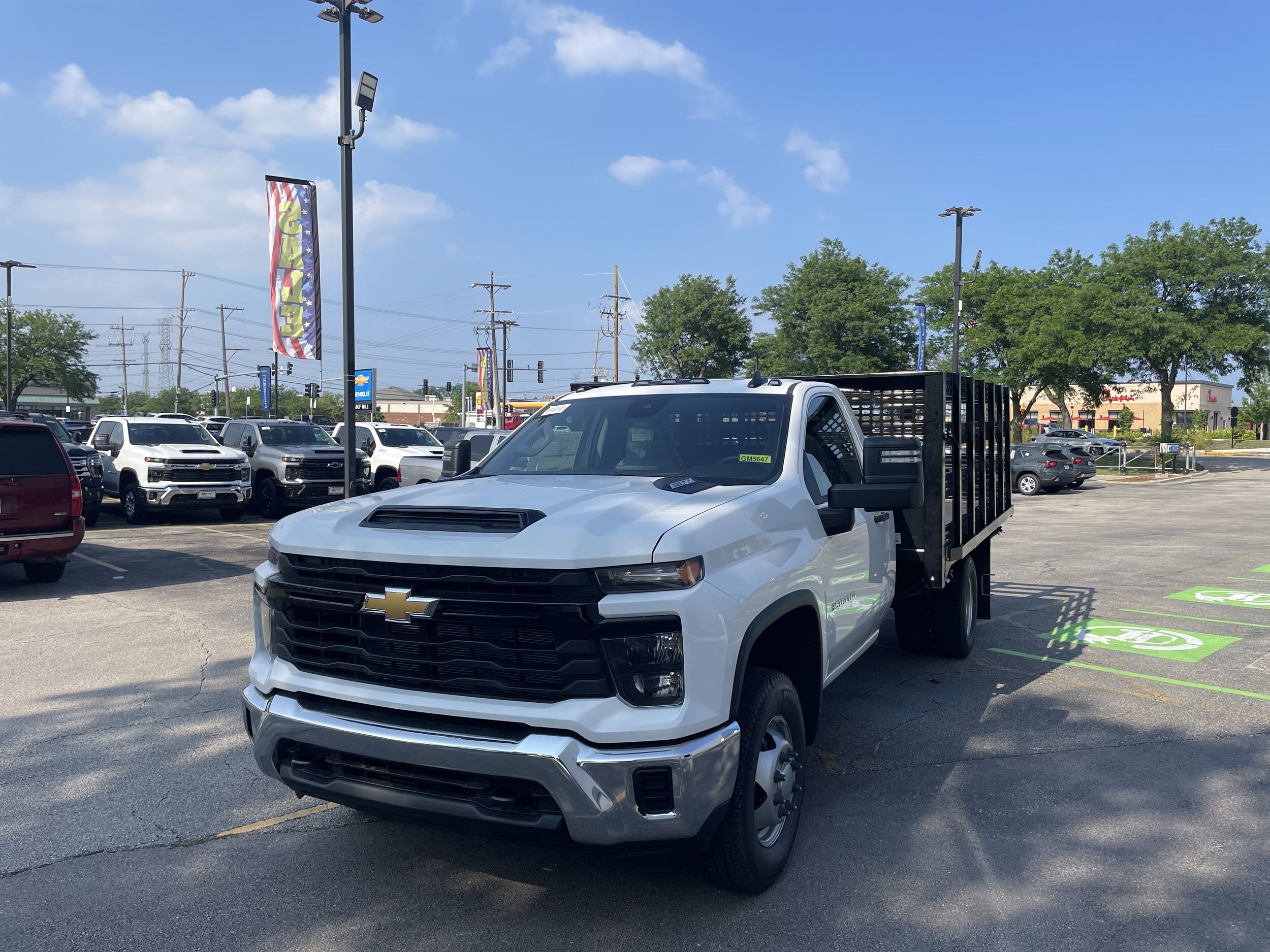 2025 Chevrolet Silverado 3500HD Work Truck photo 2
