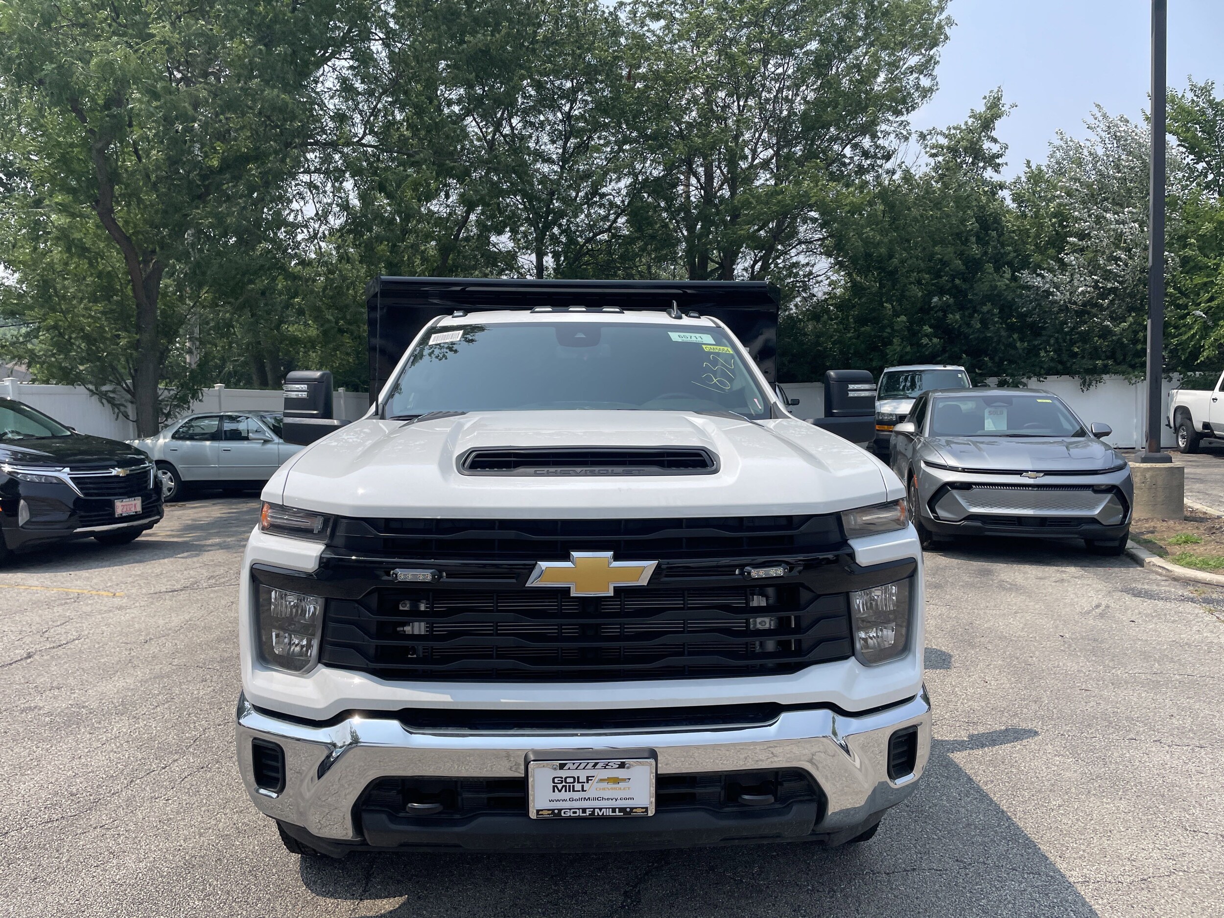 2025 Chevrolet Silverado 3500HD Work Truck photo 2
